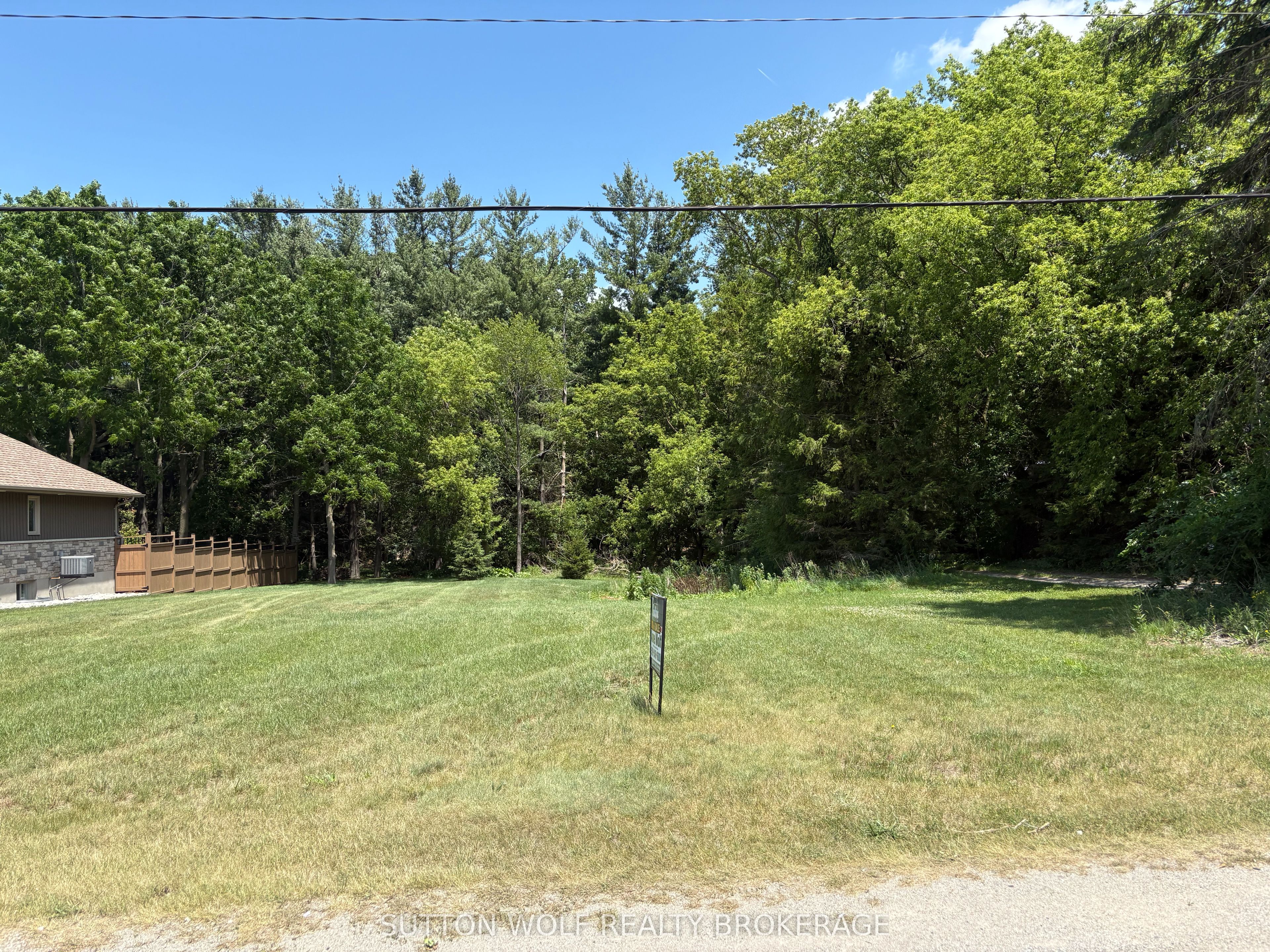 361 Park Street, Strathroy-Caradoc, ON N7G 3H5 photo 5