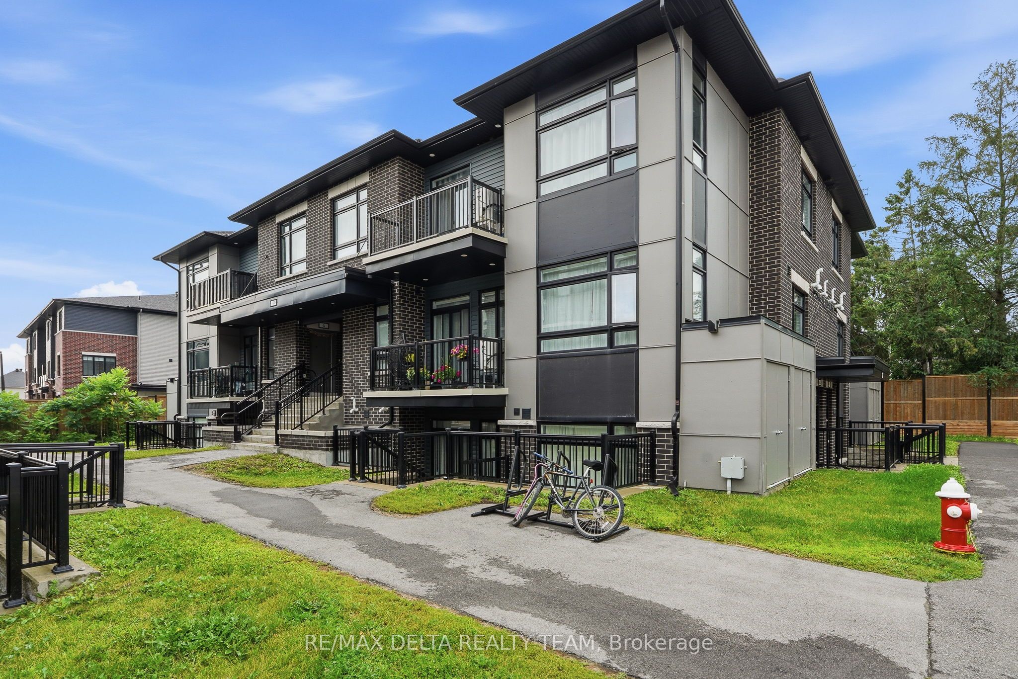 400 Rolling Meadow Crescent B, Orleans - Convent Glen and Area, ON K1W 0S1
