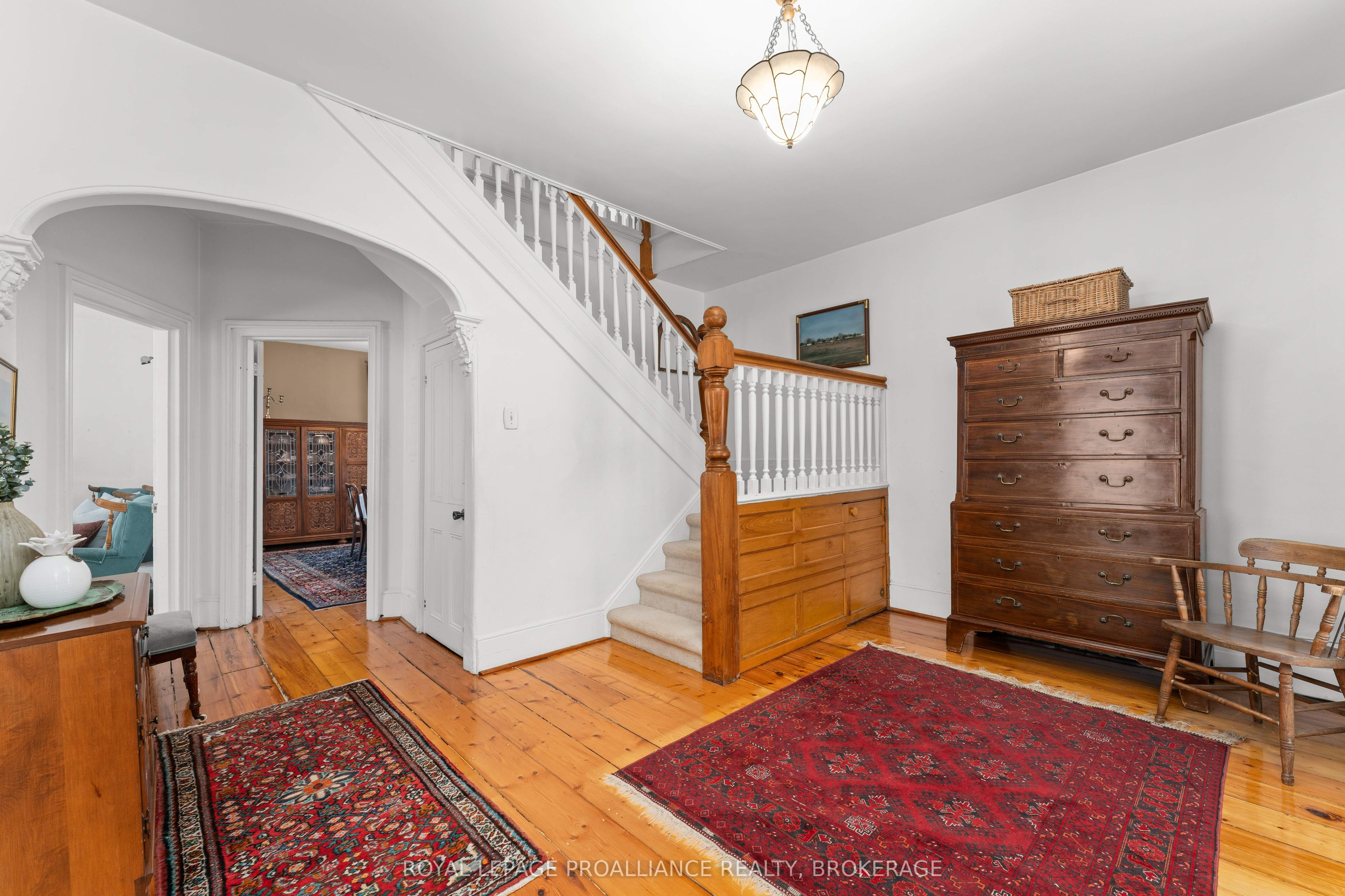 2 Alwington Avenue, Kingston, ON K7L 4R3 photo 5
