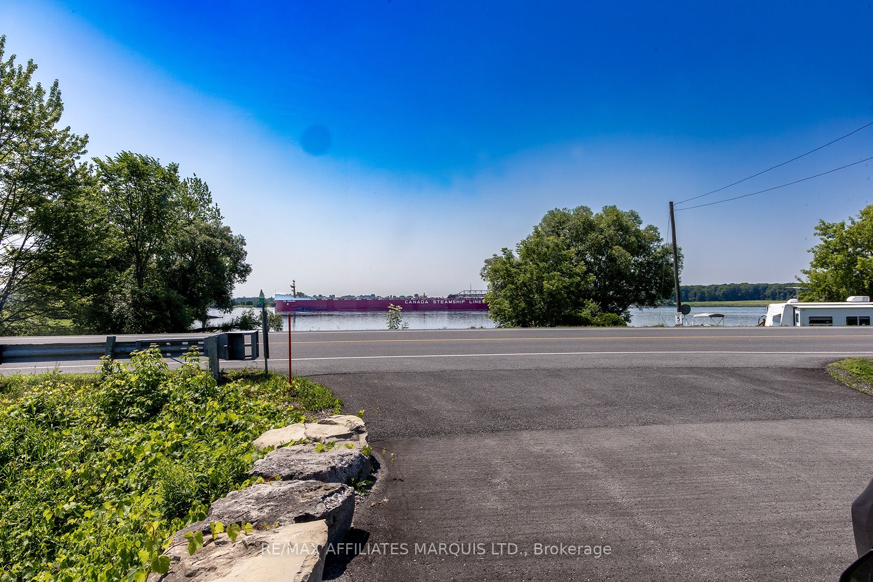 12057 LAKESHORE Drive, South Dundas, ON K0C 1X0 photo 2