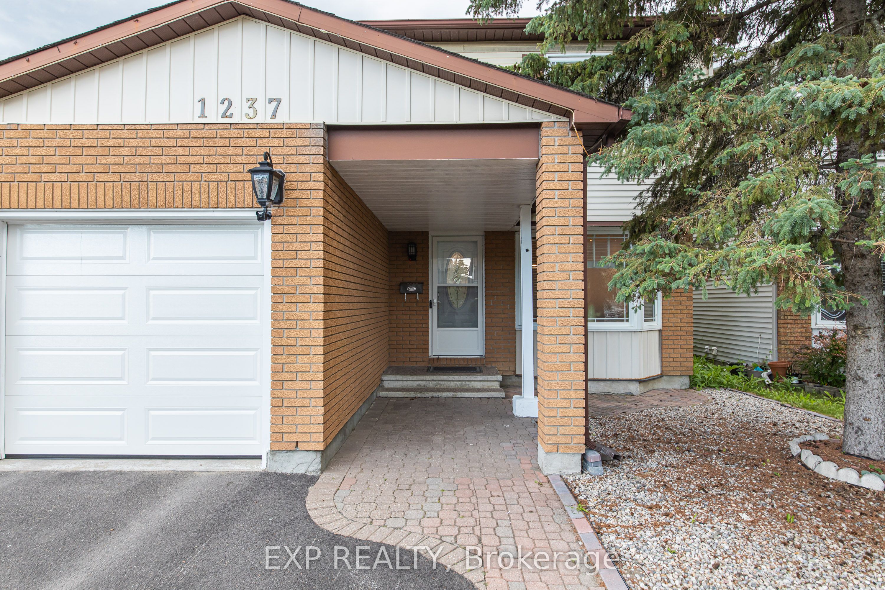 1237 Cedarcroft Crescent, Cyrville - Carson Grove - Pineview, ON K1B 5G9 photo 3