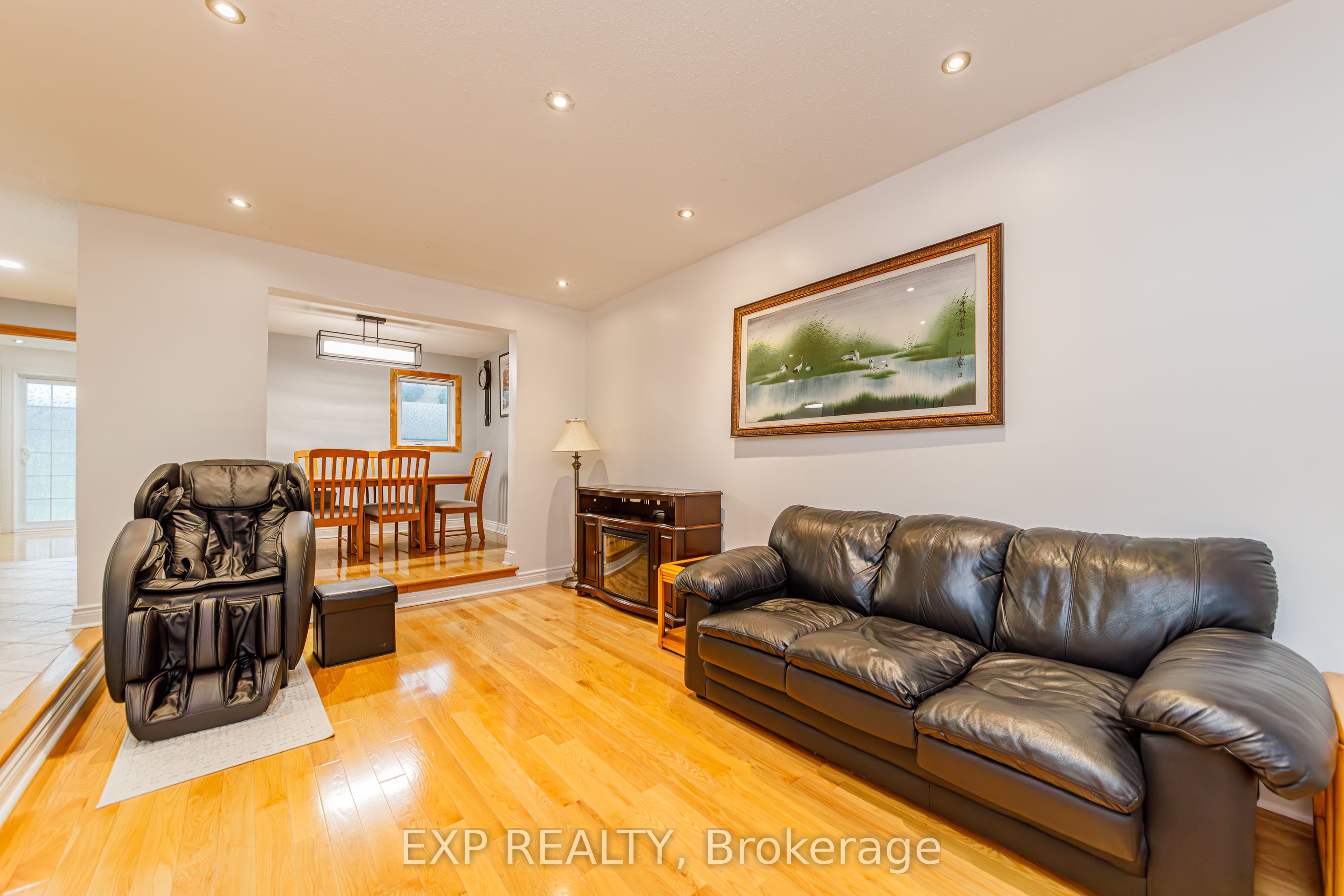 1237 Cedarcroft Crescent, Cyrville - Carson Grove - Pineview, ON K1B 5G9 photo 4