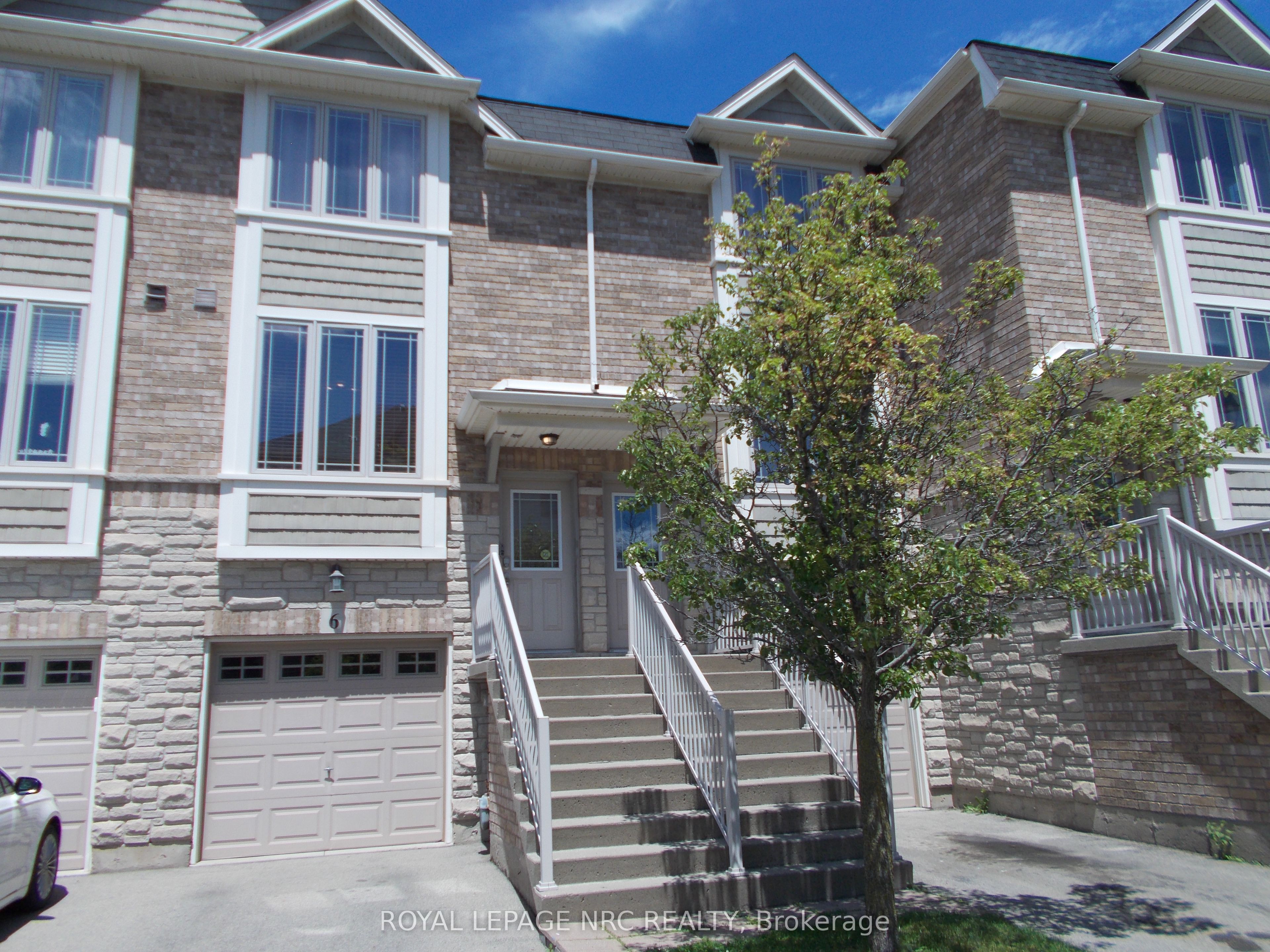 8 Hemlock Way 6, Grimsby, ON L3M 0B5