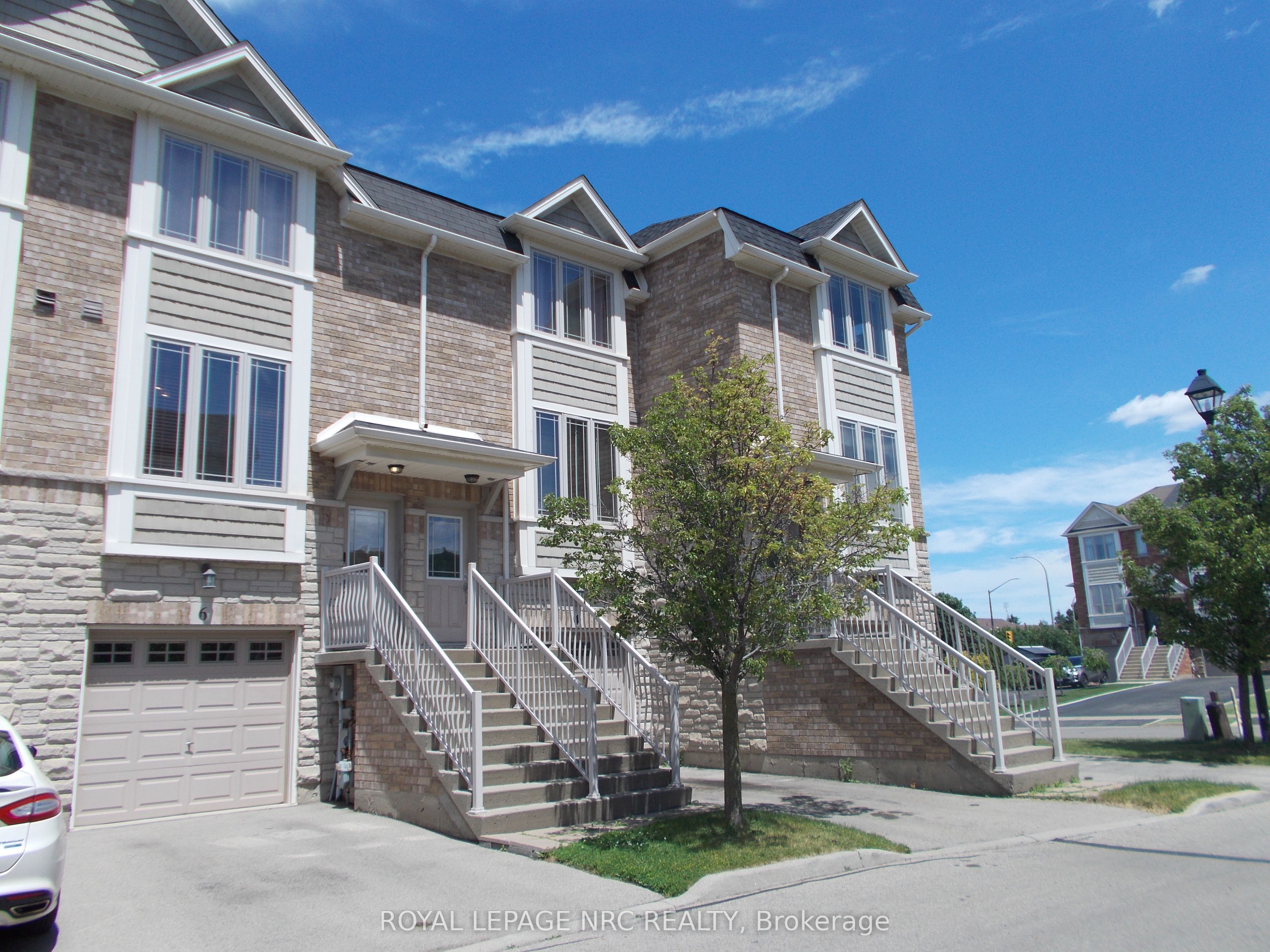 8 Hemlock Way 6, Grimsby, ON L3M 0B5 photo 3