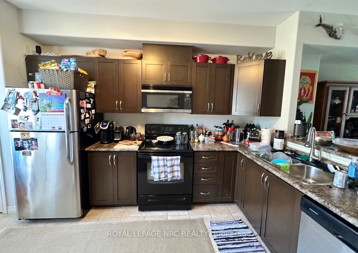 8 Hemlock Way 6, Grimsby, ON L3M 0B5 photo 5
