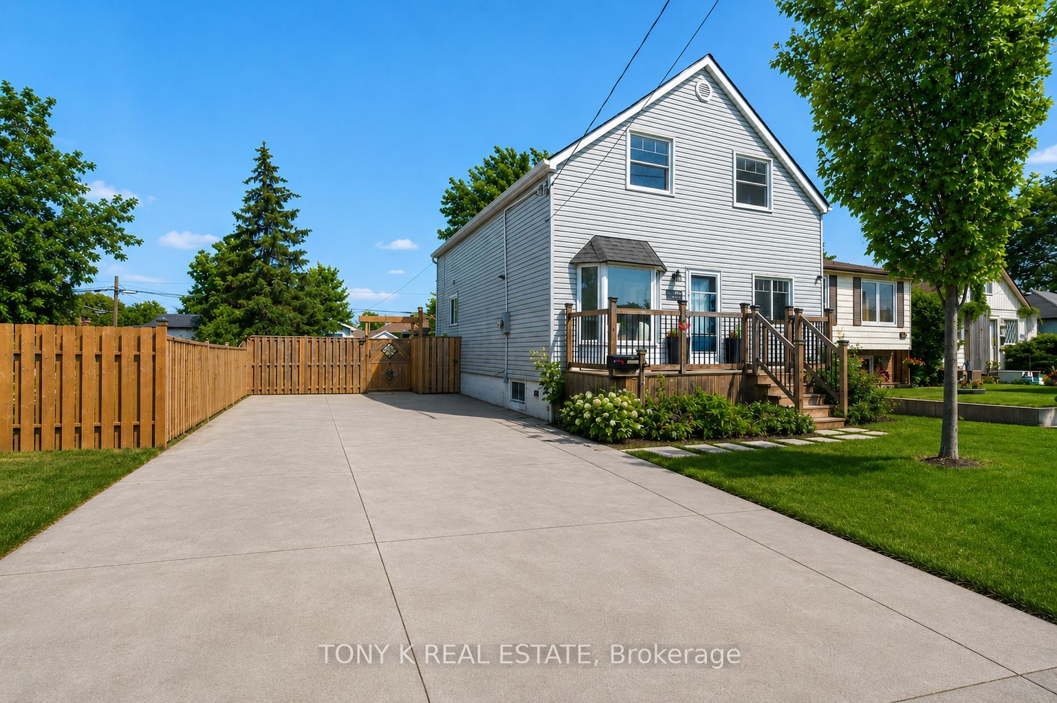 420 Waverly Street, Hamilton, ON L8H 6R4