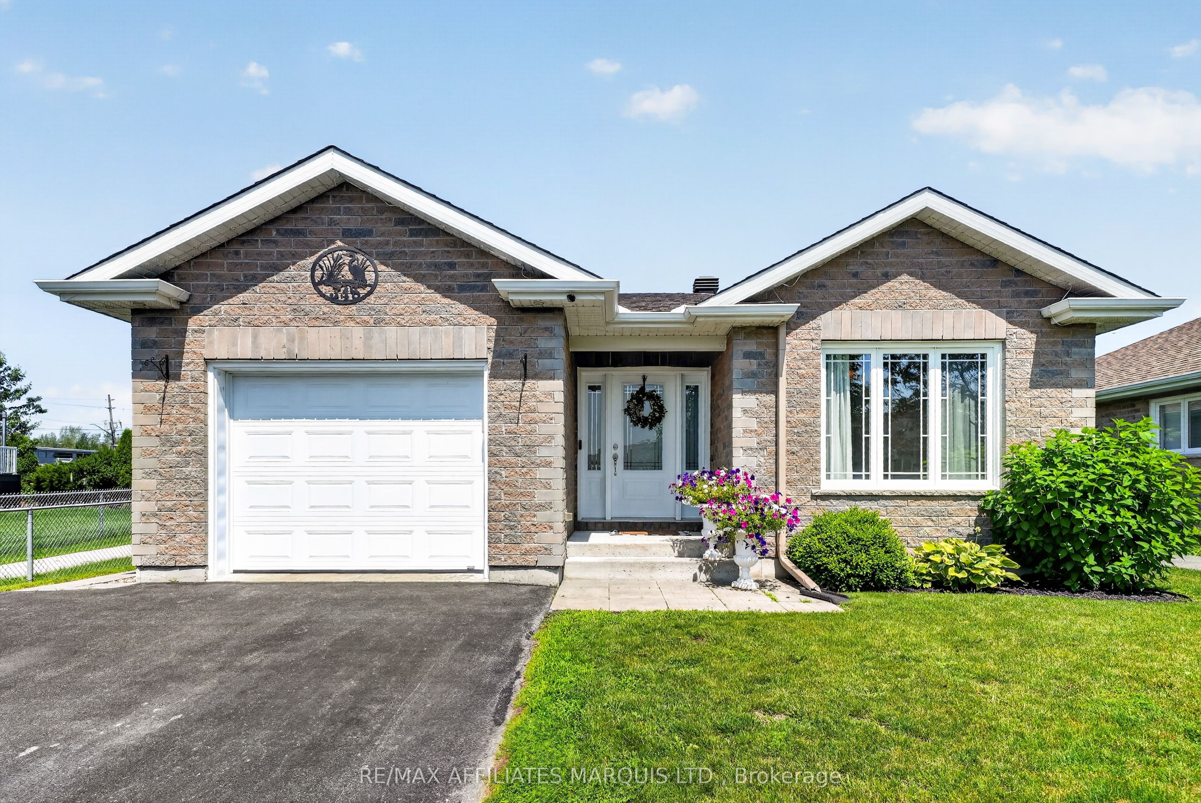 348 Glen Nora Drive, Cornwall, ON K6H 0A8