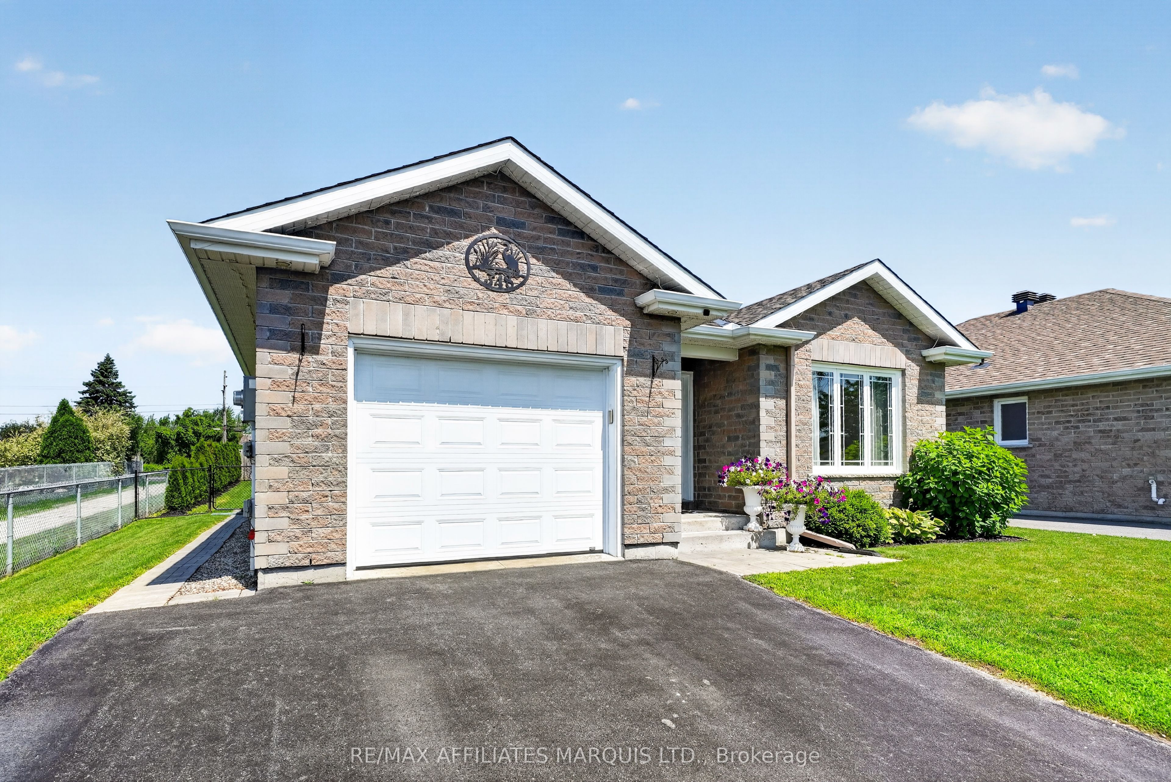 348 Glen Nora Drive, Cornwall, ON K6H 0A8 photo 2