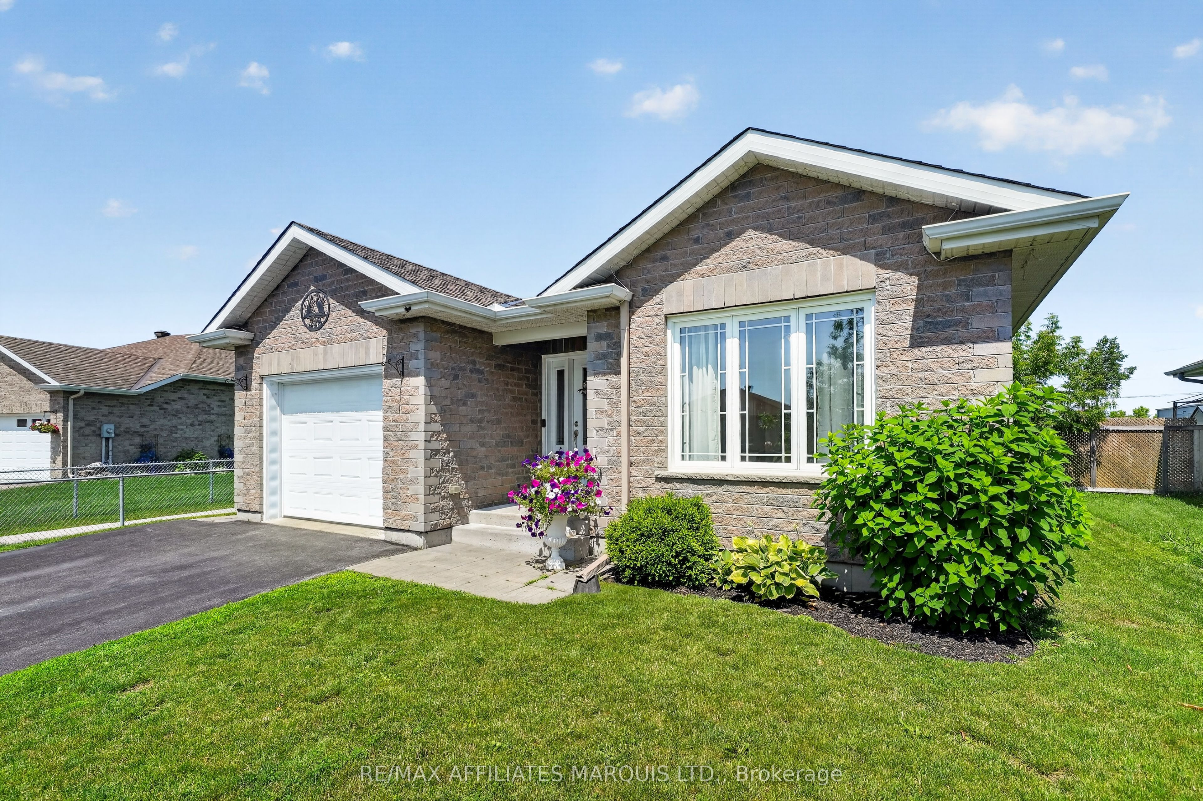 348 Glen Nora Drive, Cornwall, ON K6H 0A8 photo 3