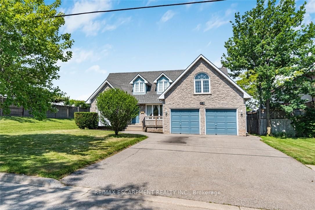 381 Kerman Avenue, Grimsby, ON L3M 5C4 photo 2