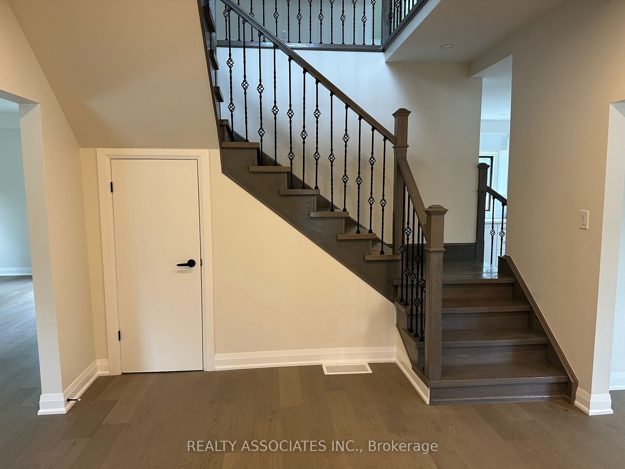 6058 Culp Street, Niagara Falls, ON L2G 2B7 photo 5