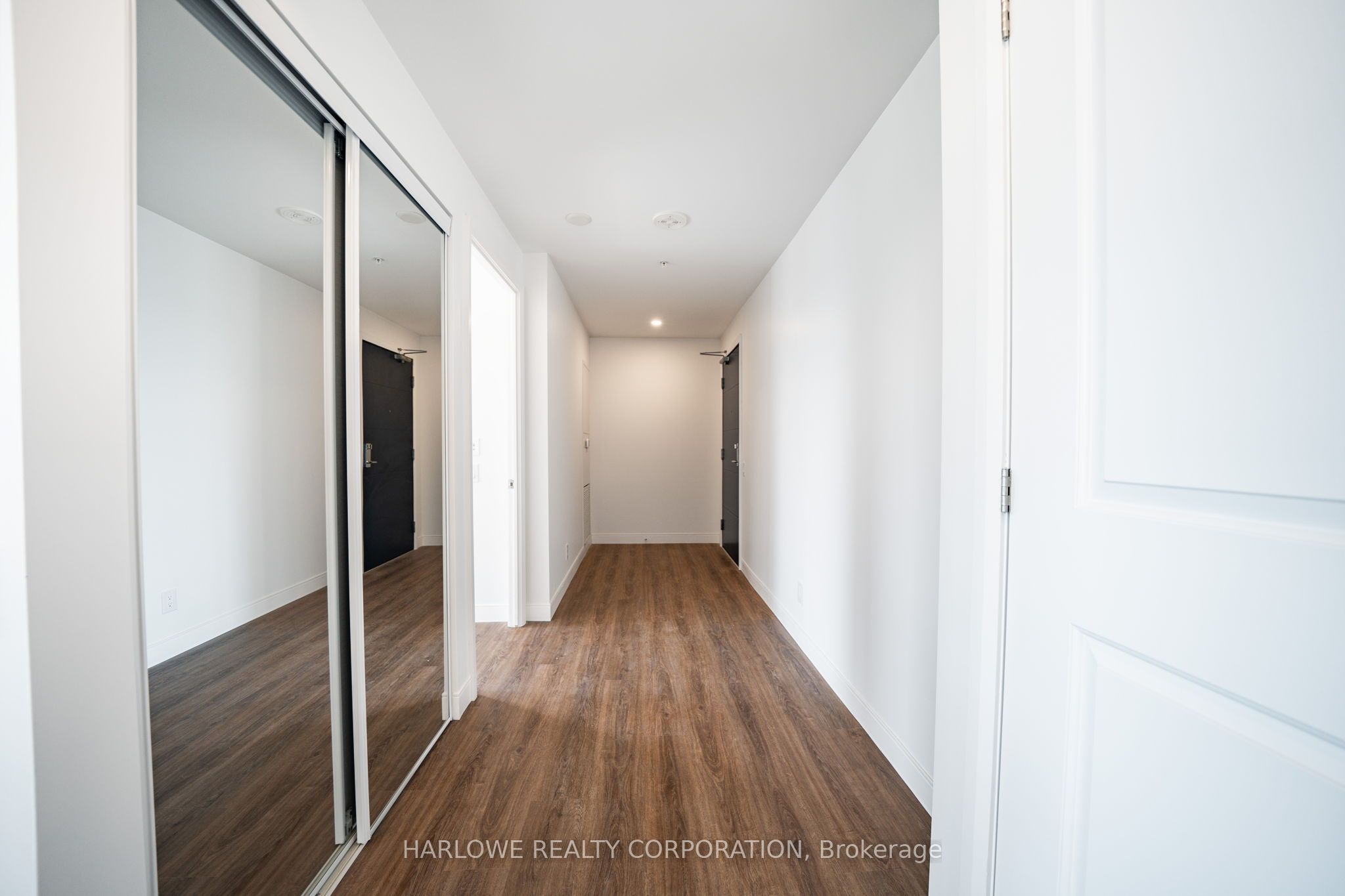 22 Hughson Street 1703 B, Hamilton, ON L8R 3L5 photo 4