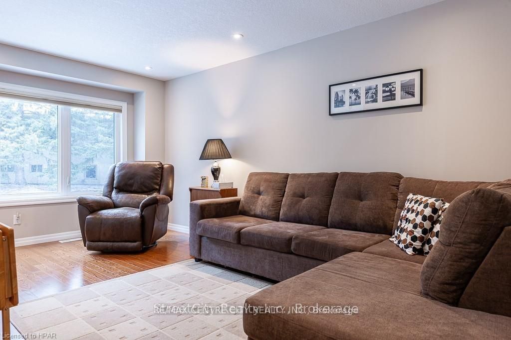 55 HARRISON Street 32, Stratford, ON N5A 0C9 photo 2