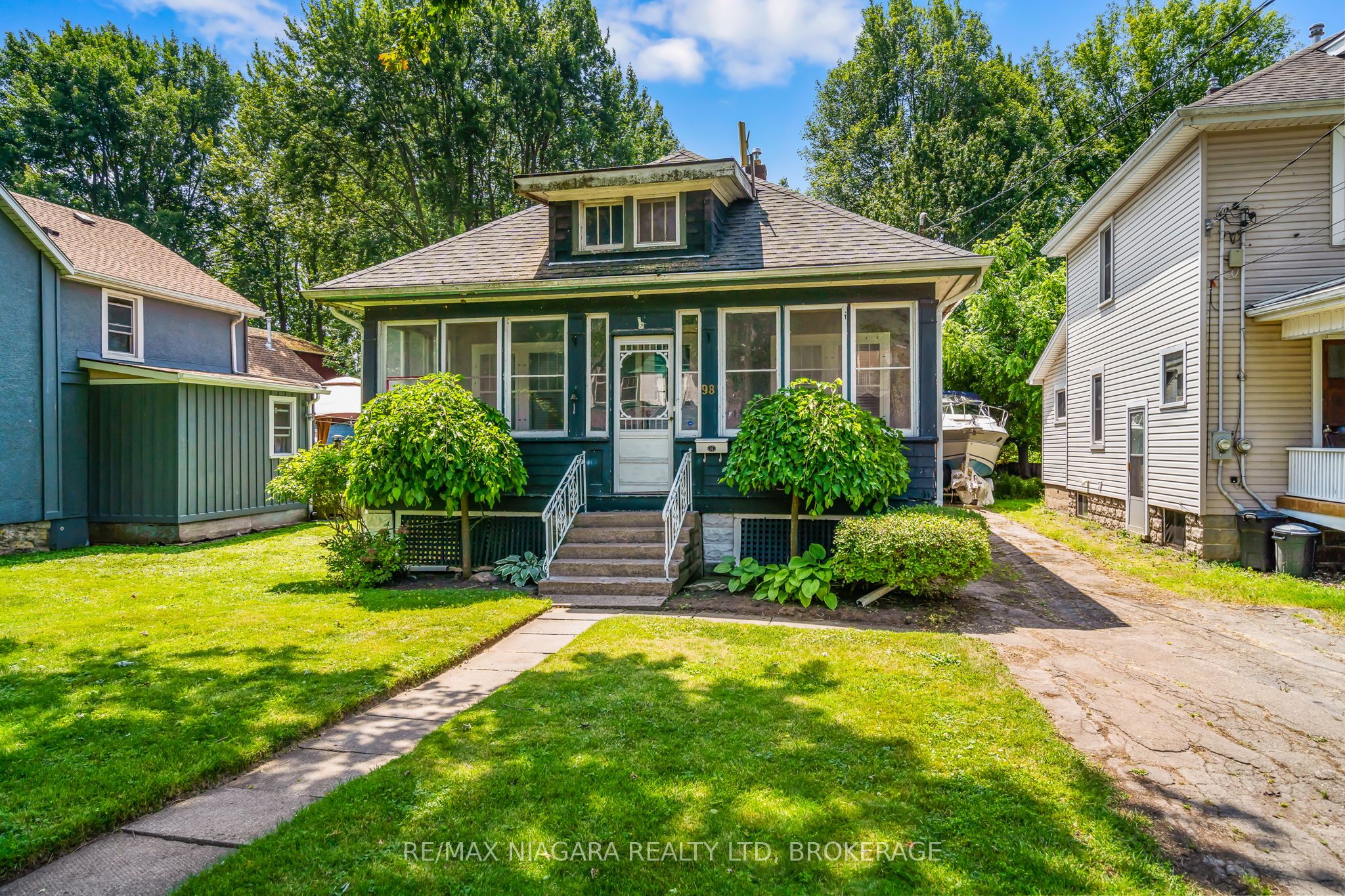 98 Victoria Street, Port Colborne, ON L3K 2Y4 photo 2