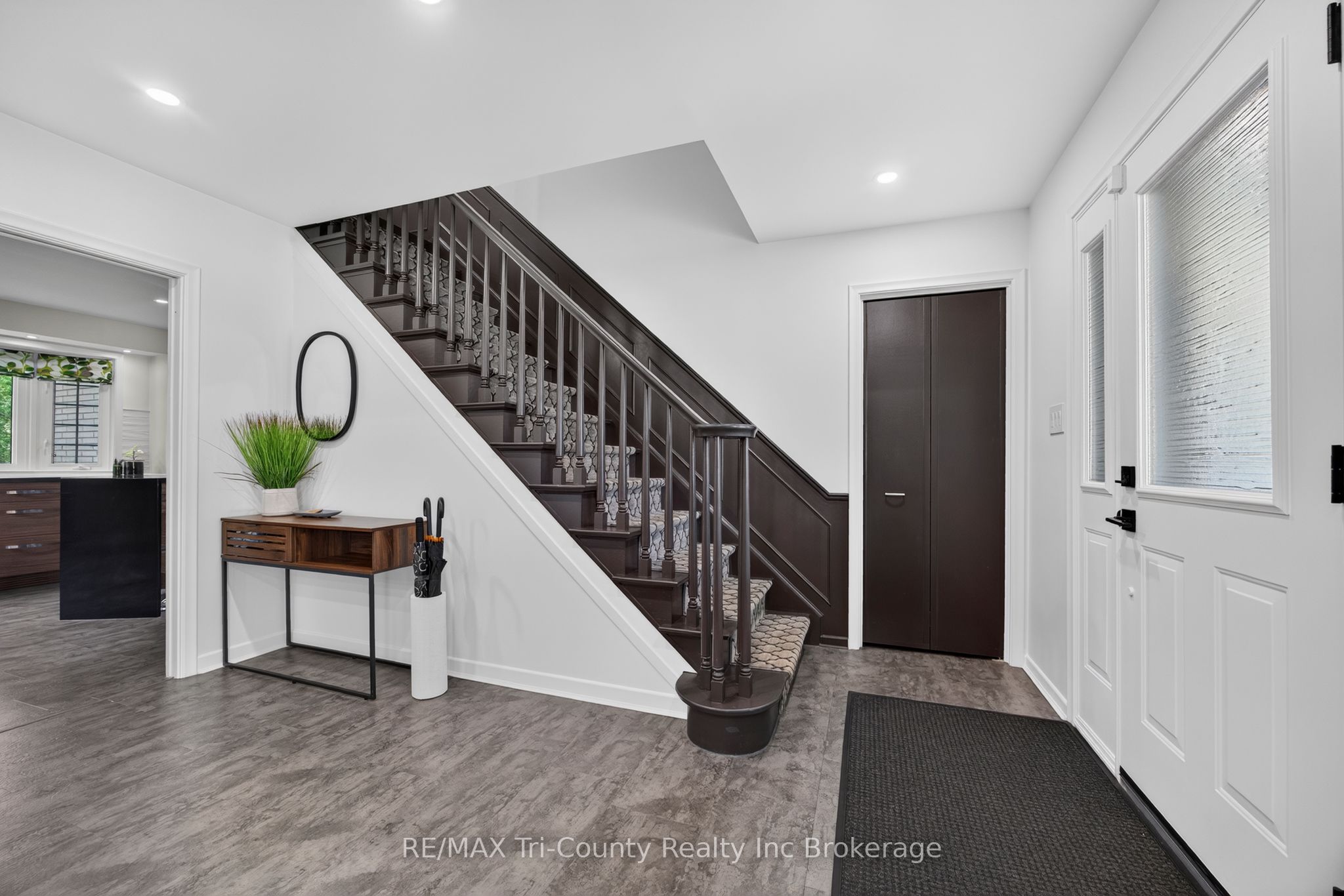 25 Demeyere Avenue, Tillsonburg, ON N4G 4Y2 photo 3