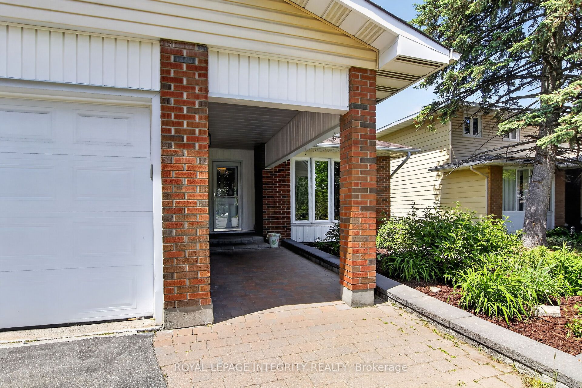 1646 Grey Nuns Drive, Orleans - Convent Glen and Area, ON K1C 1T7 photo 2