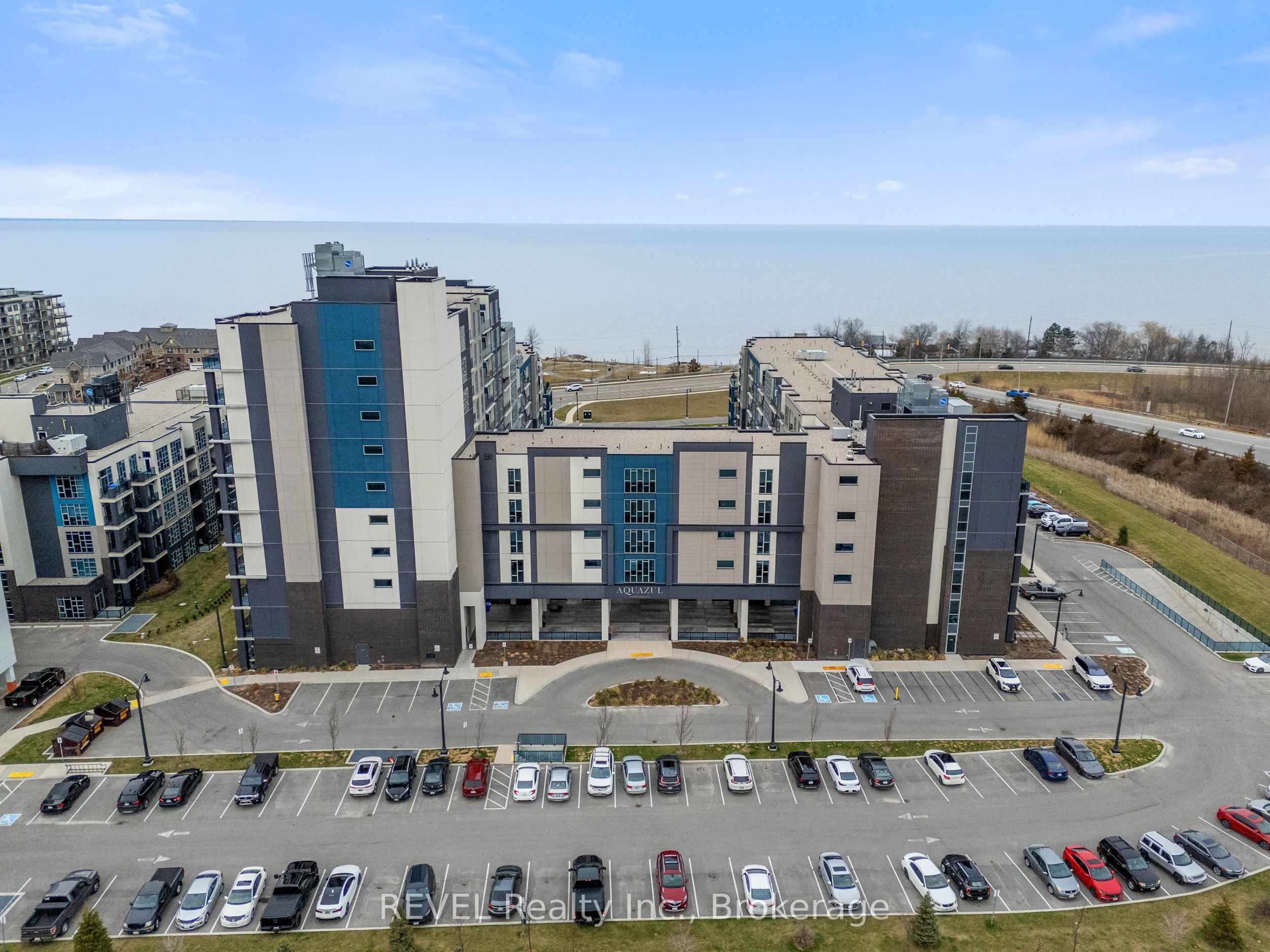 16 Concord Place 410, Grimsby, ON L3M 4E8