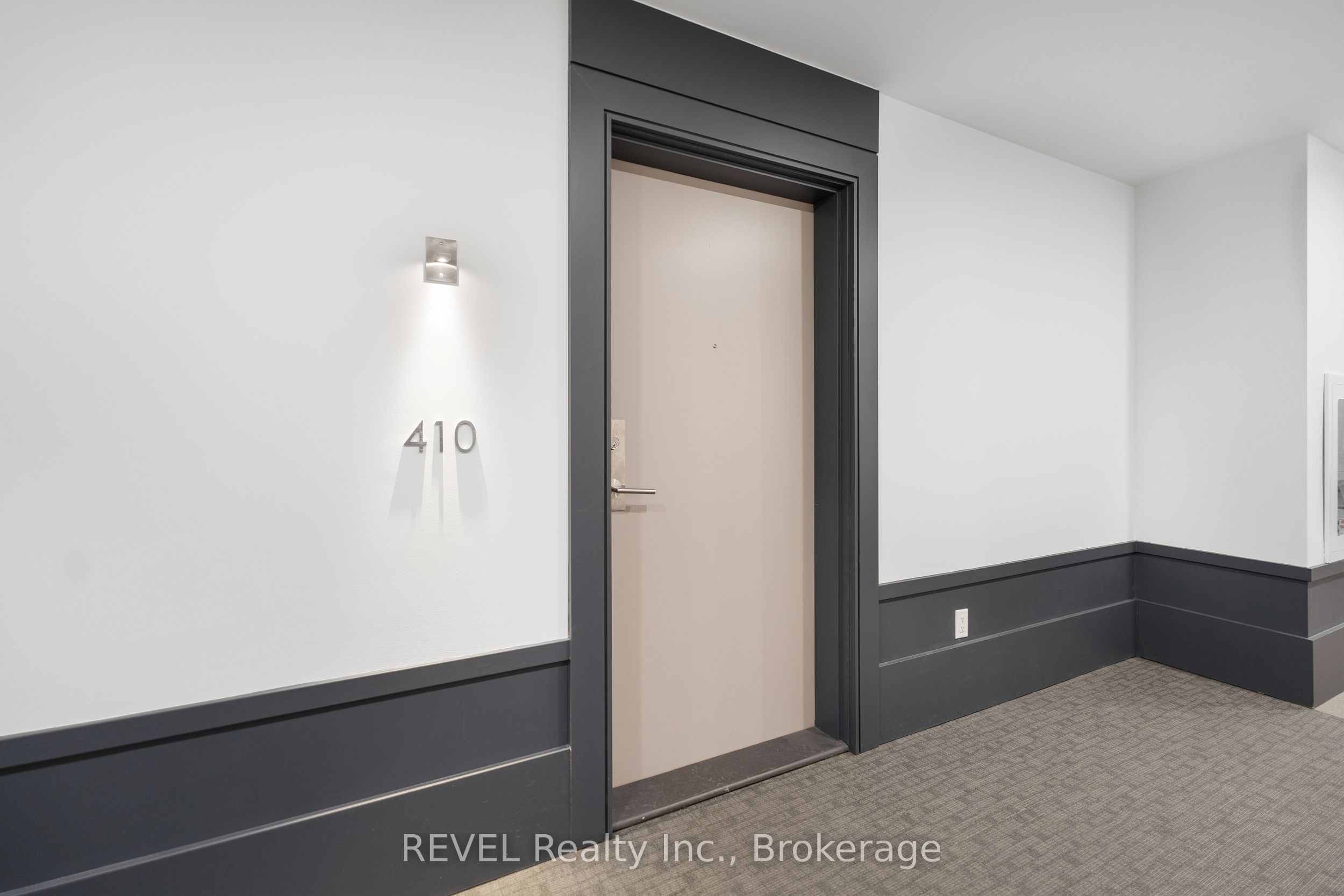 16 Concord Place 410, Grimsby, ON L3M 4E8 photo 4