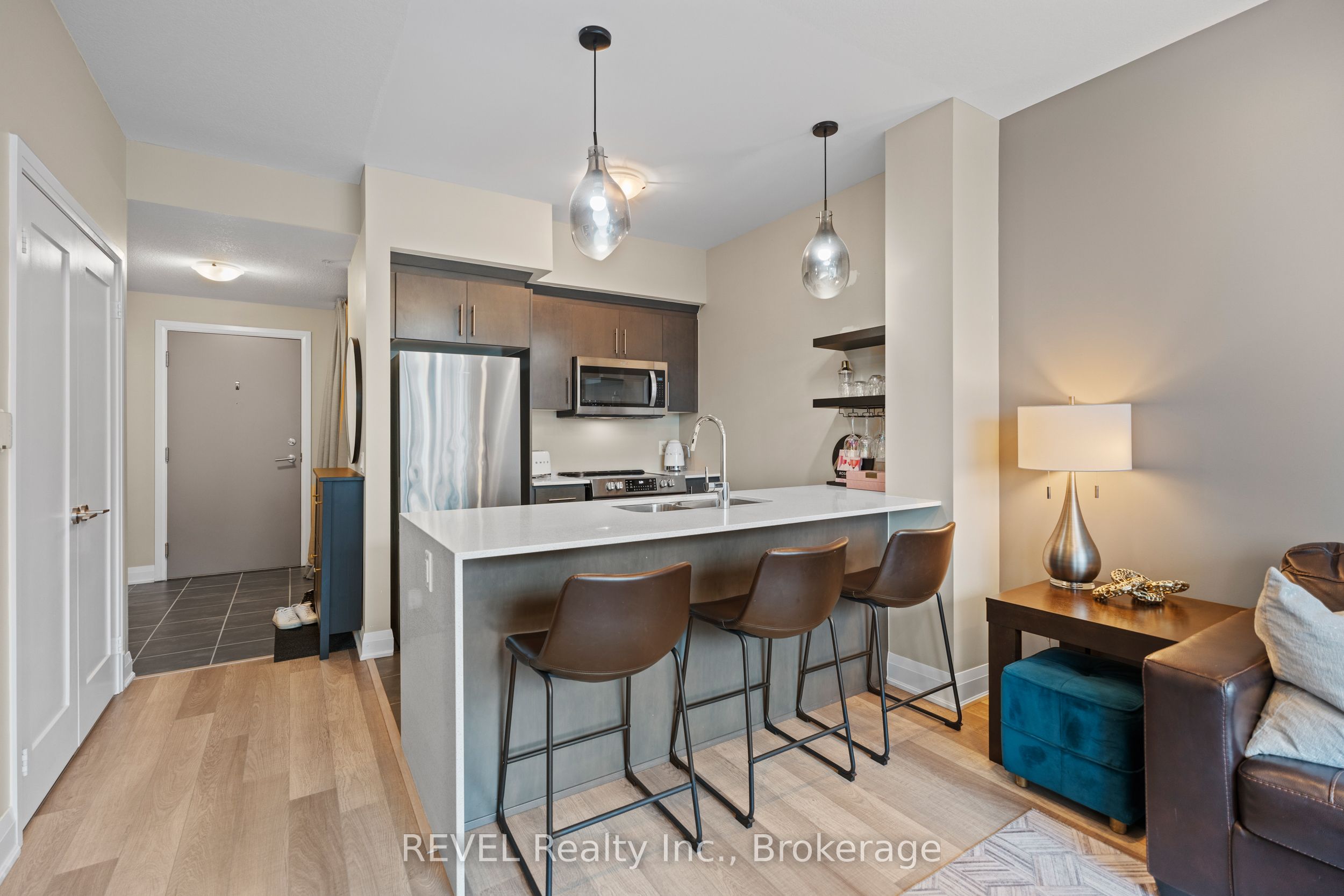 16 Concord Place 410, Grimsby, ON L3M 4E8 photo 5