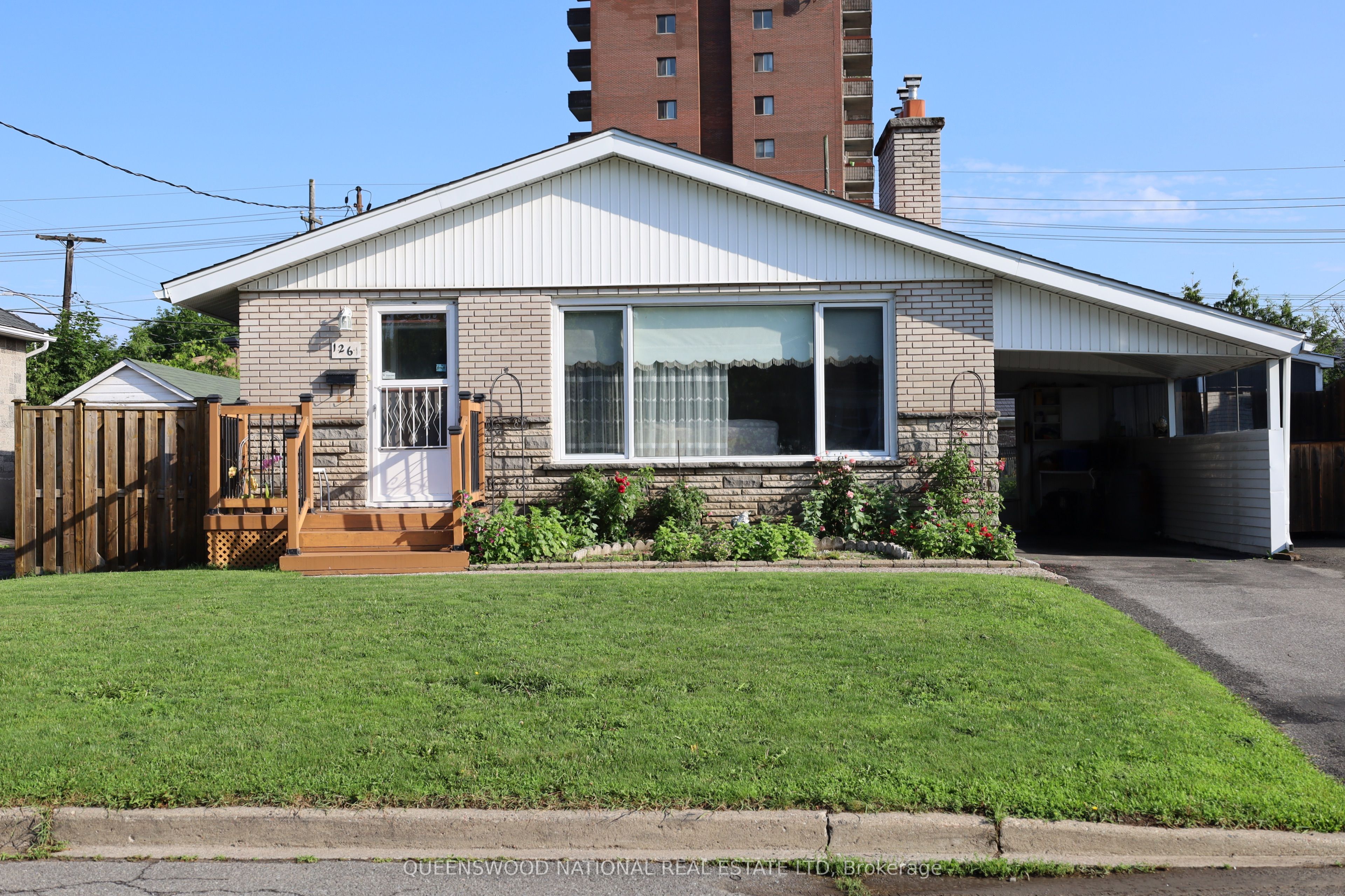 1261 Brookline Avenue, Hunt Club - South Keys and Area, ON K1V 6S4 photo 2