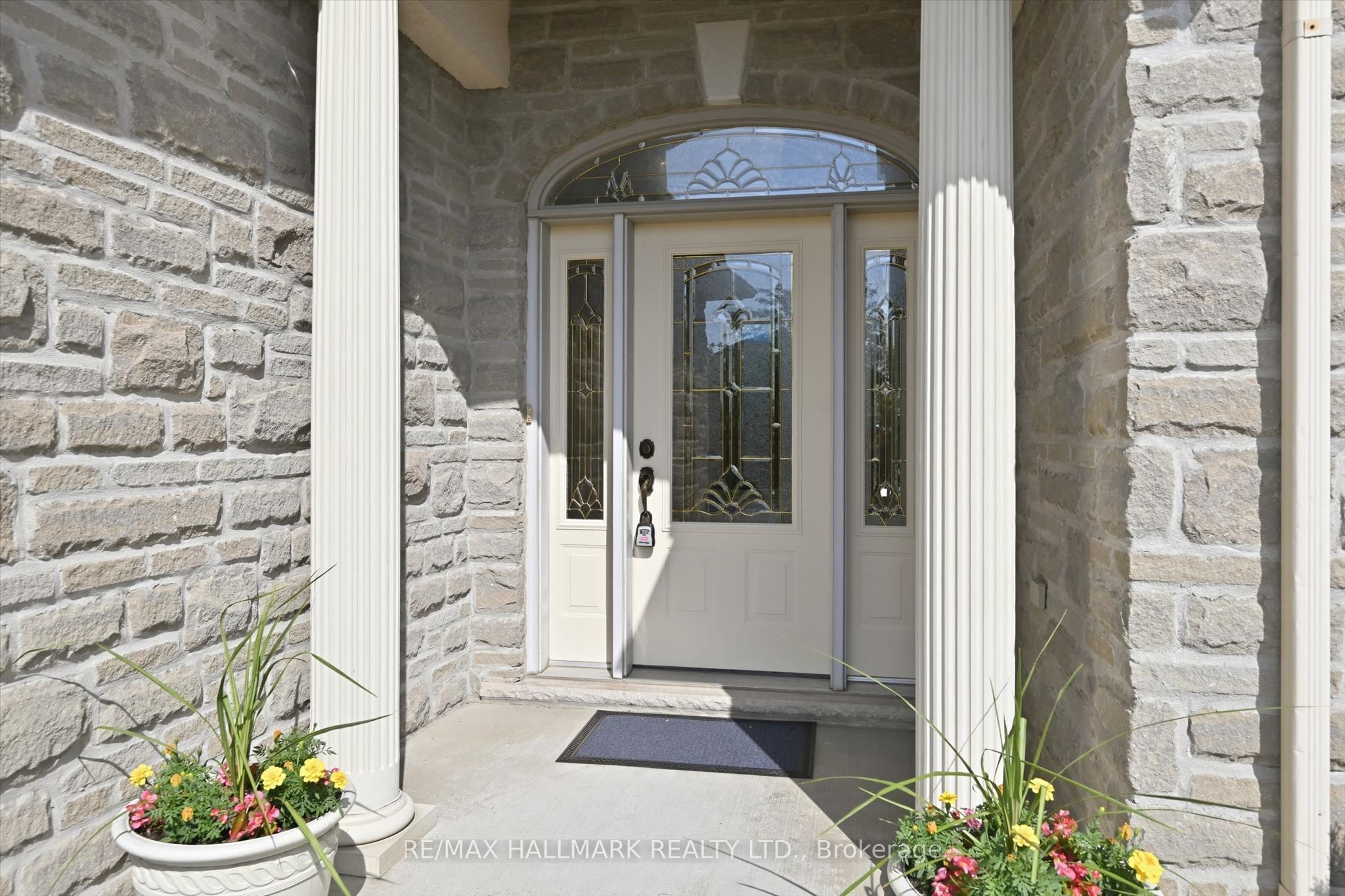 82 Second Road W, Hamilton, ON L8J 2V2 photo 3