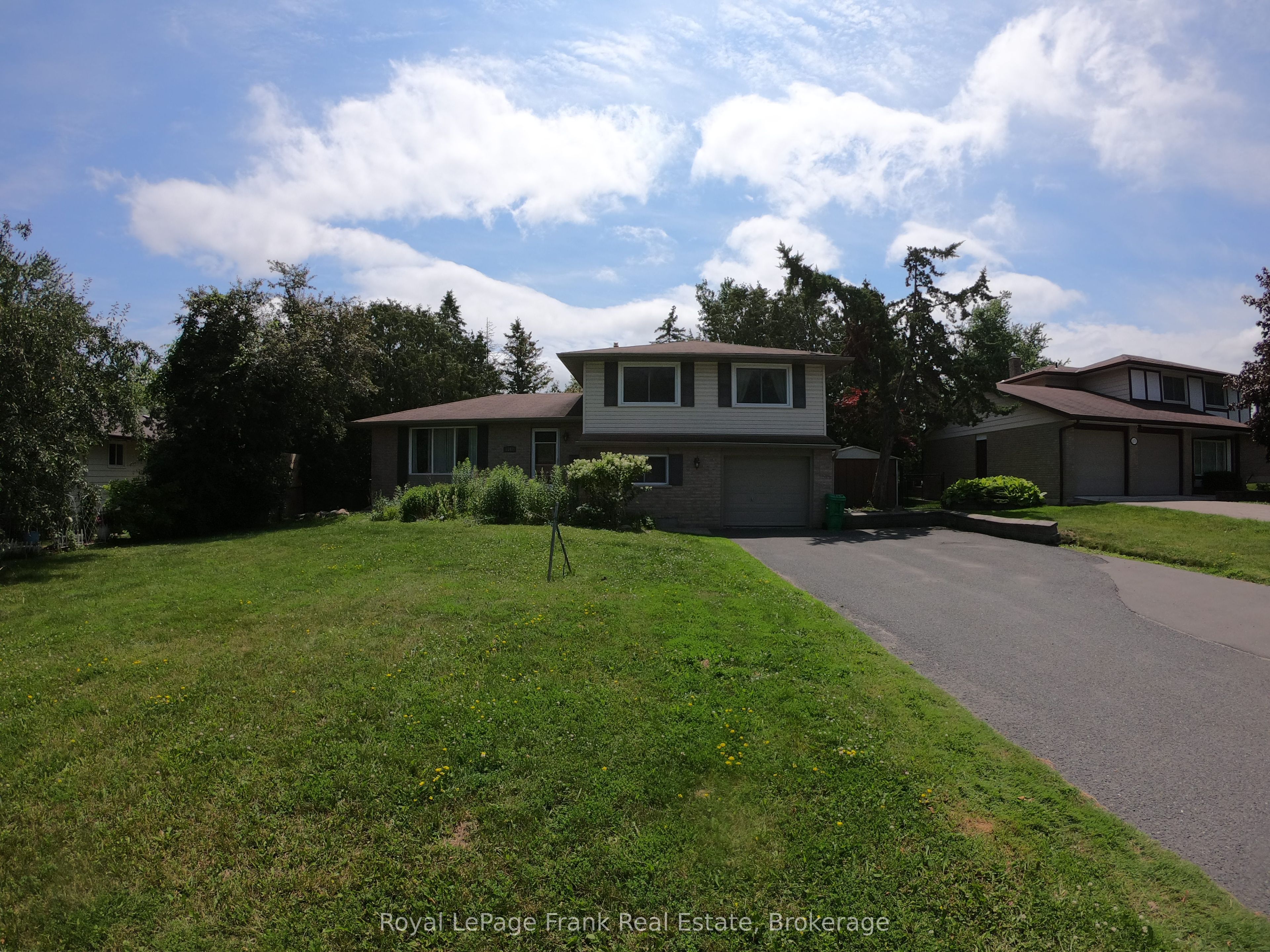 1167 Weller Street Main Floor, Peterborough, ON K9J 7M9 photo 2