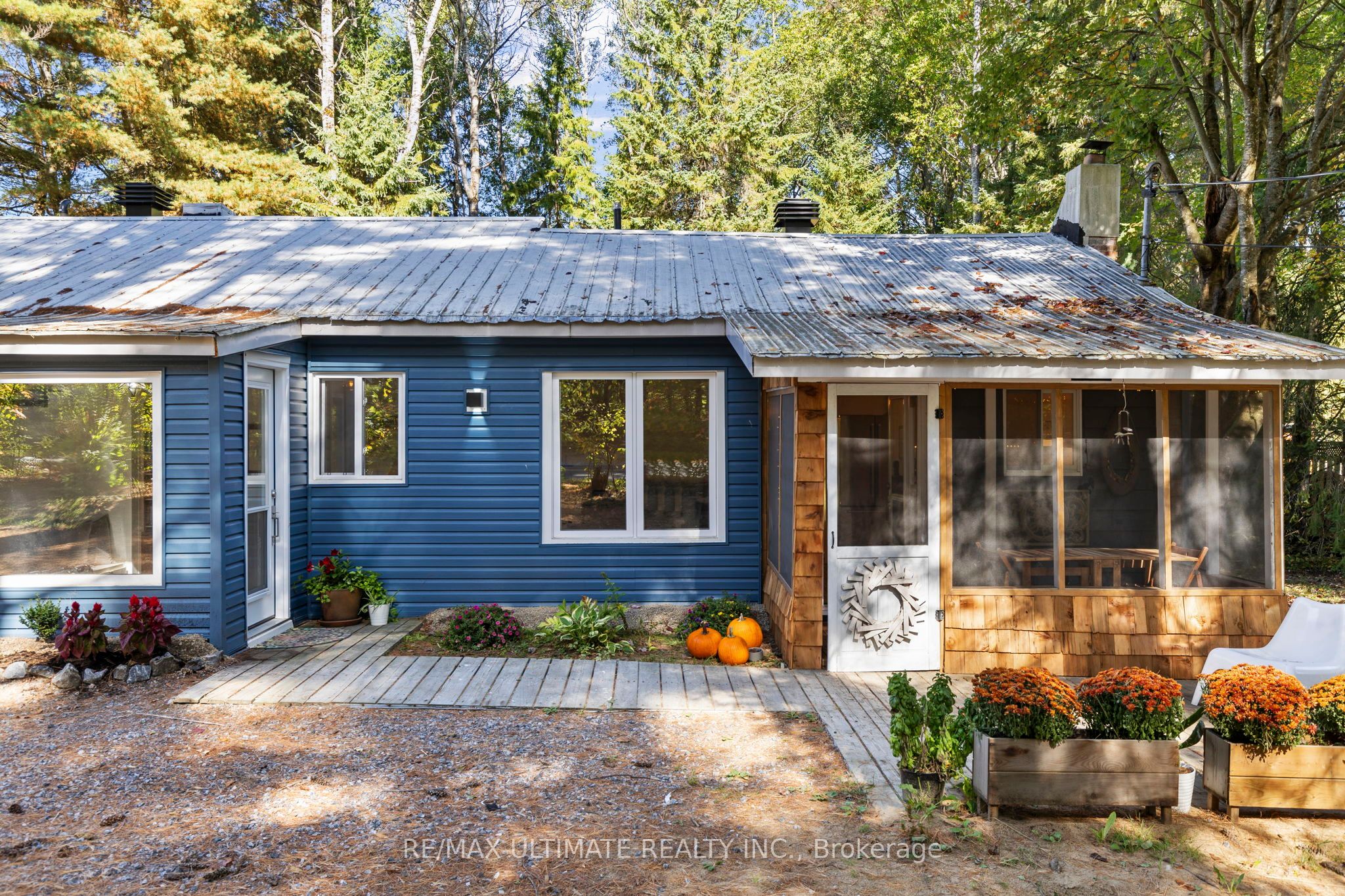 328 Muskoka Rd 10 Road, Huntsville, ON P0B 1L0 photo 2