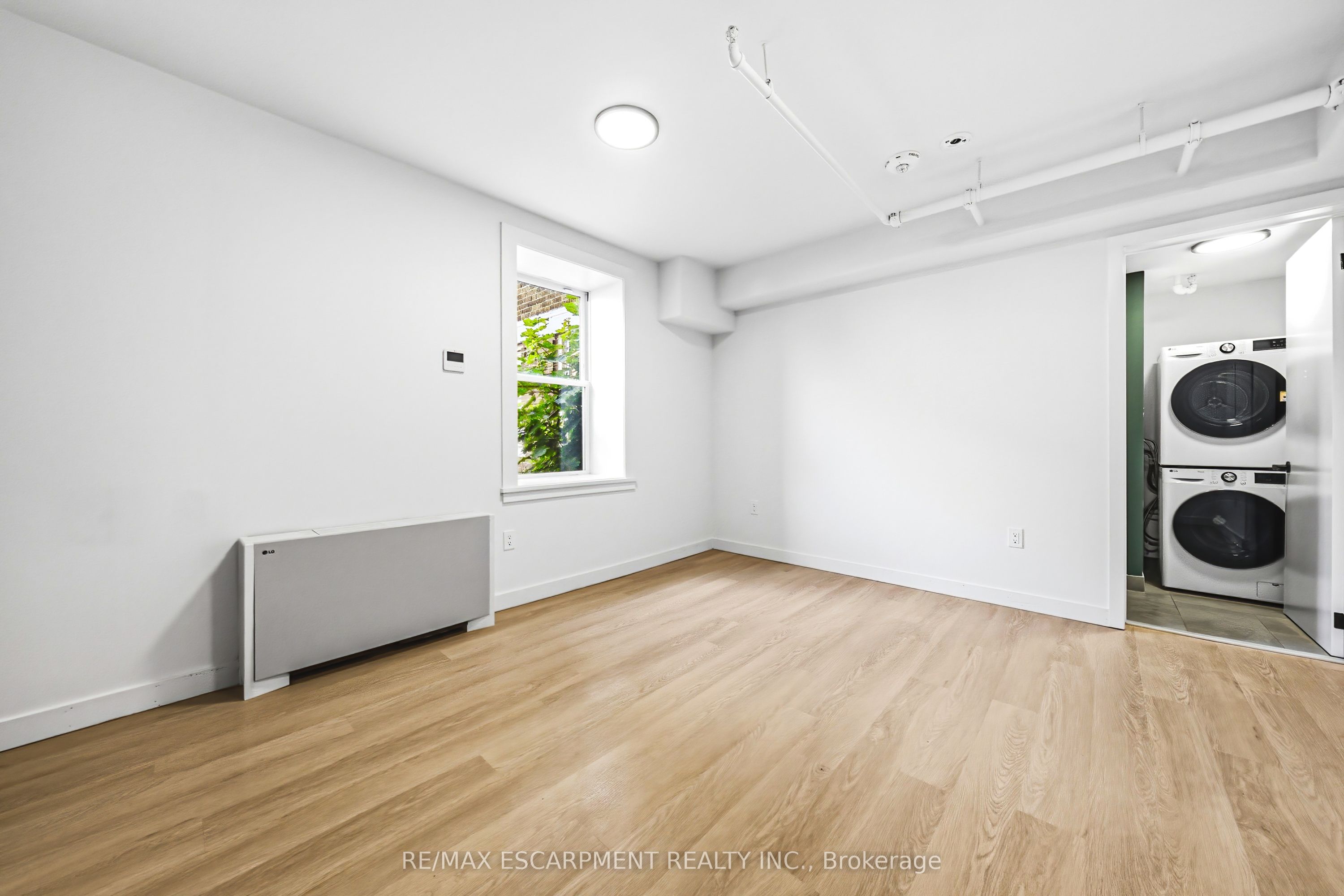 325 James Street S 104, Hamilton, ON L8P 3B7 photo 4