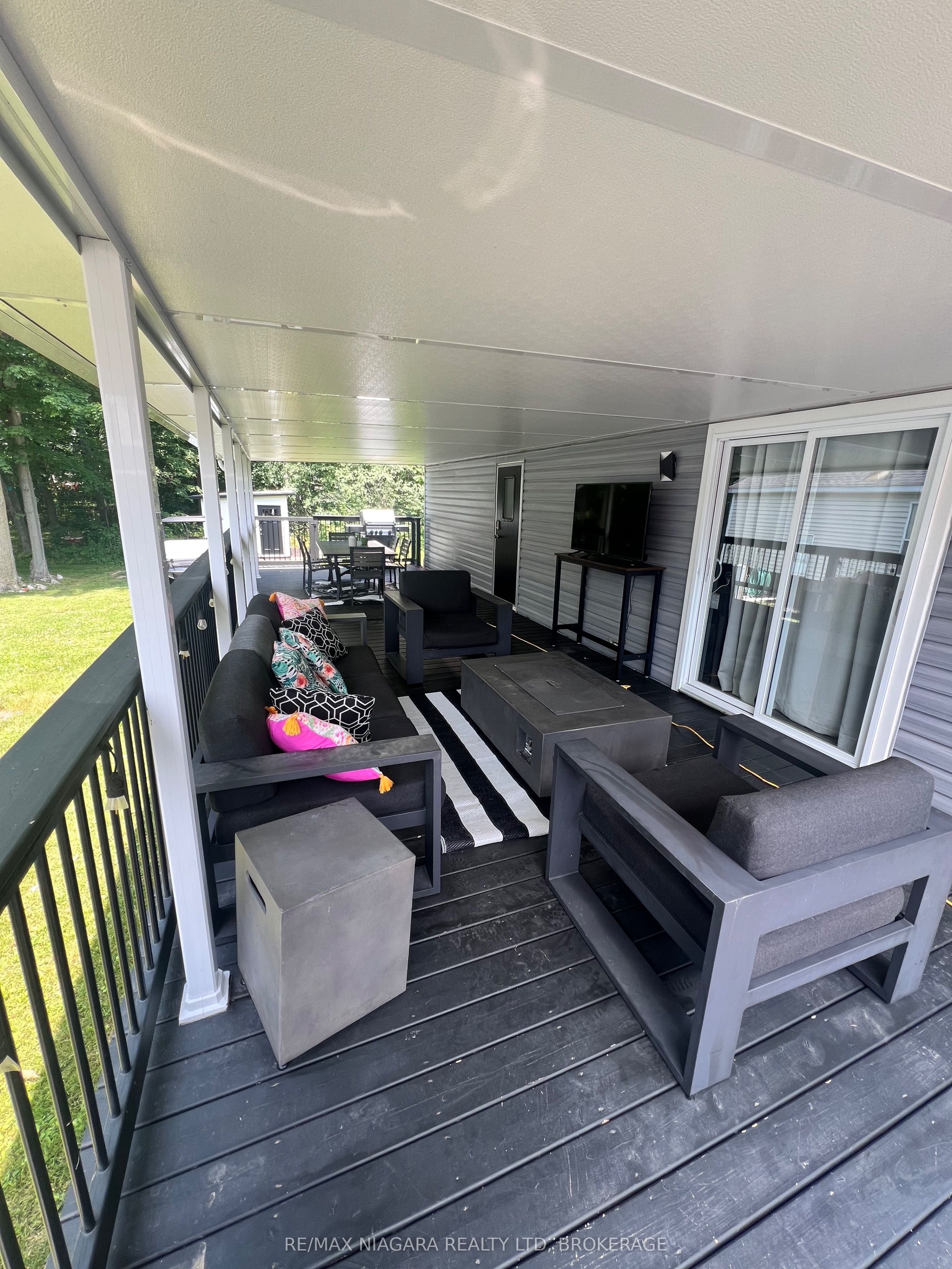 22 Hickory Lane, Port Colborne, ON L0S 1R0 photo 2