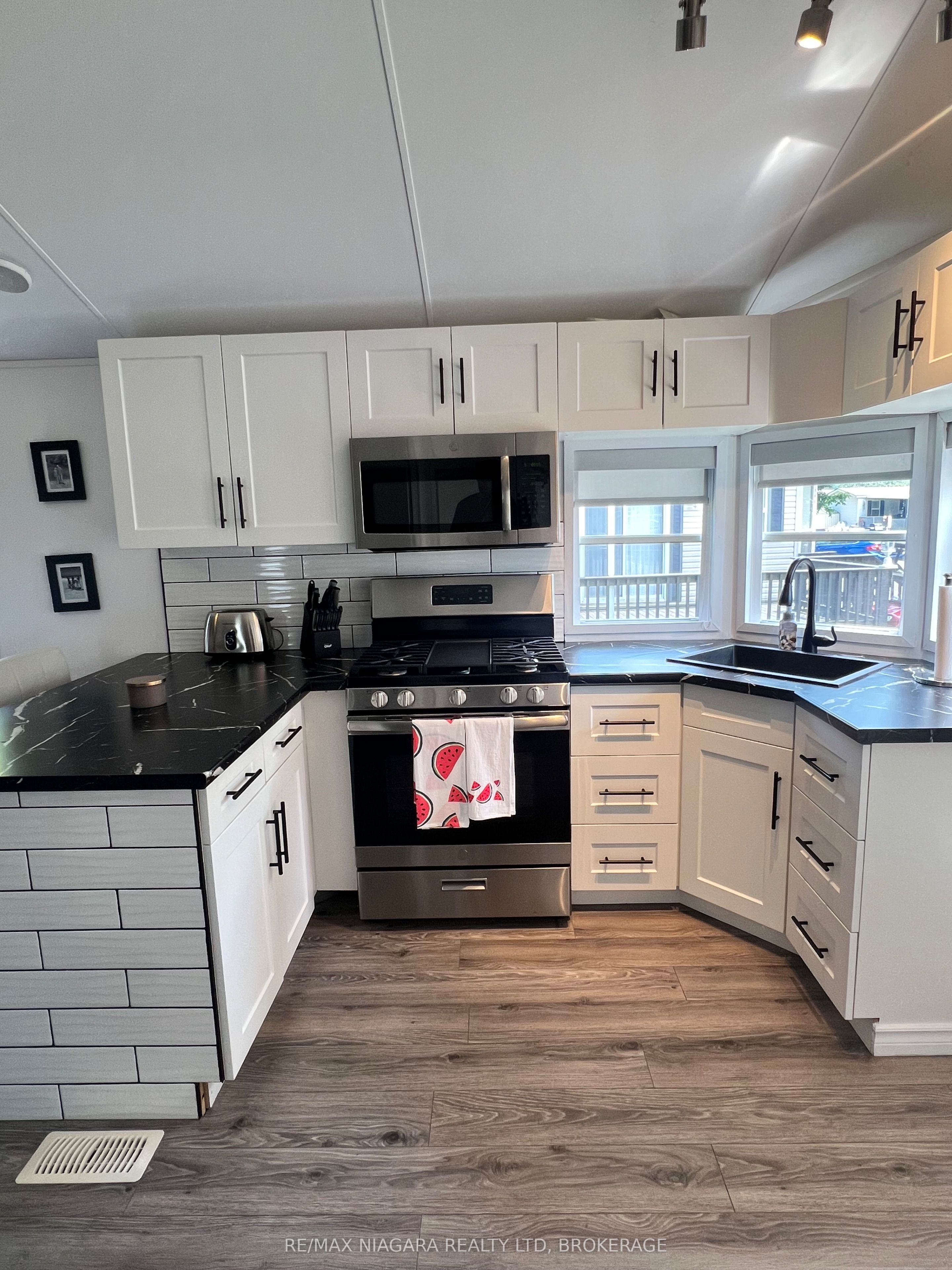 22 Hickory Lane, Port Colborne, ON L0S 1R0 photo 5
