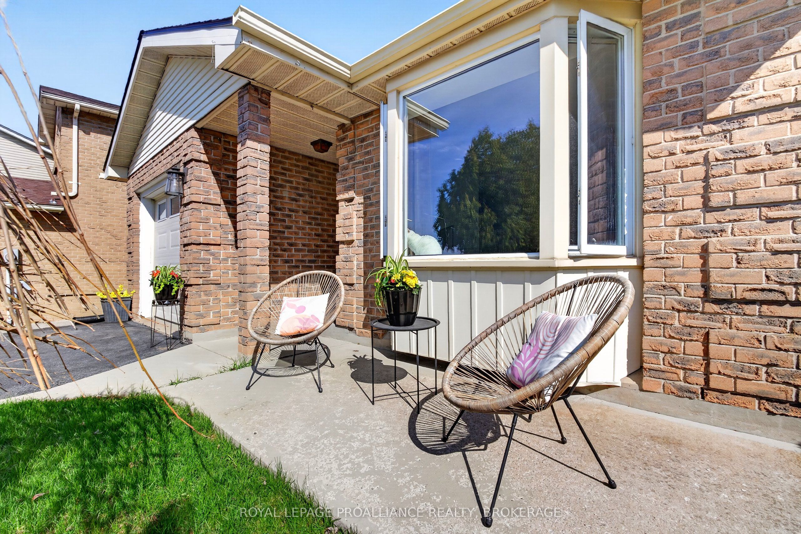 16 Grenadier Drive, Kingston, ON K7K 6E8 photo 3