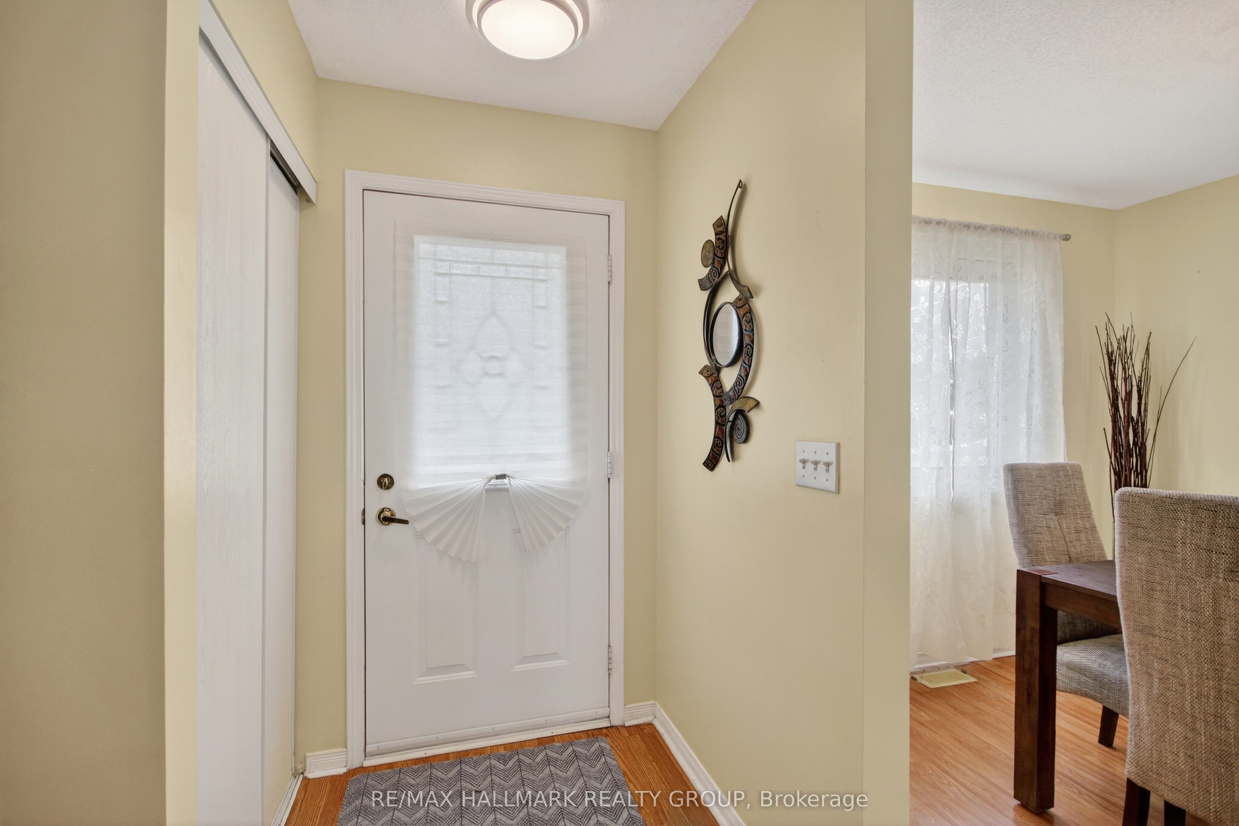 3 Daphne Crescent, Stittsville - Munster - Richmond, ON K2S 1Y1 photo 4