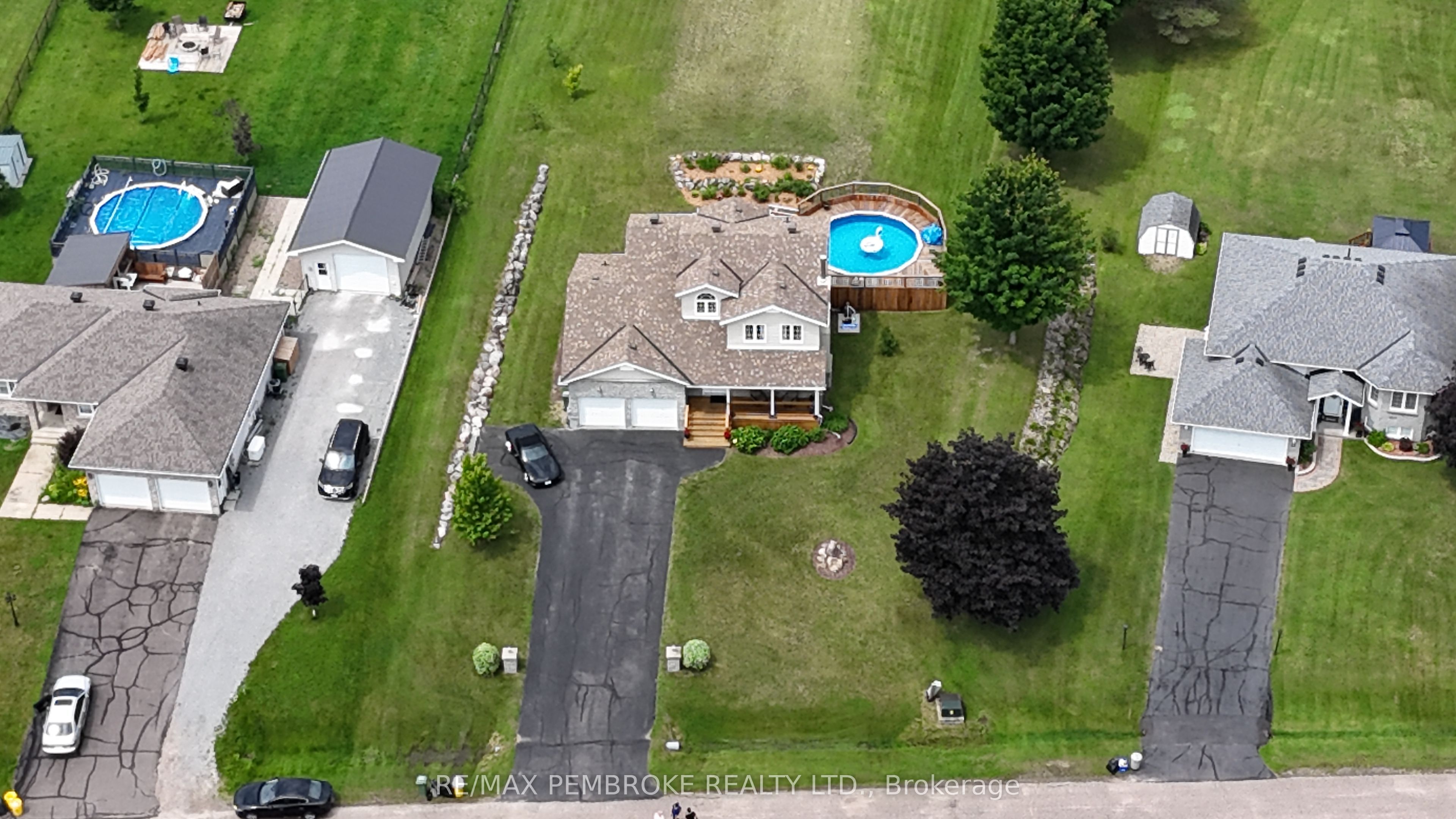 9 Heron Drive, Laurentian Valley, ON K8A 8N8 photo 3