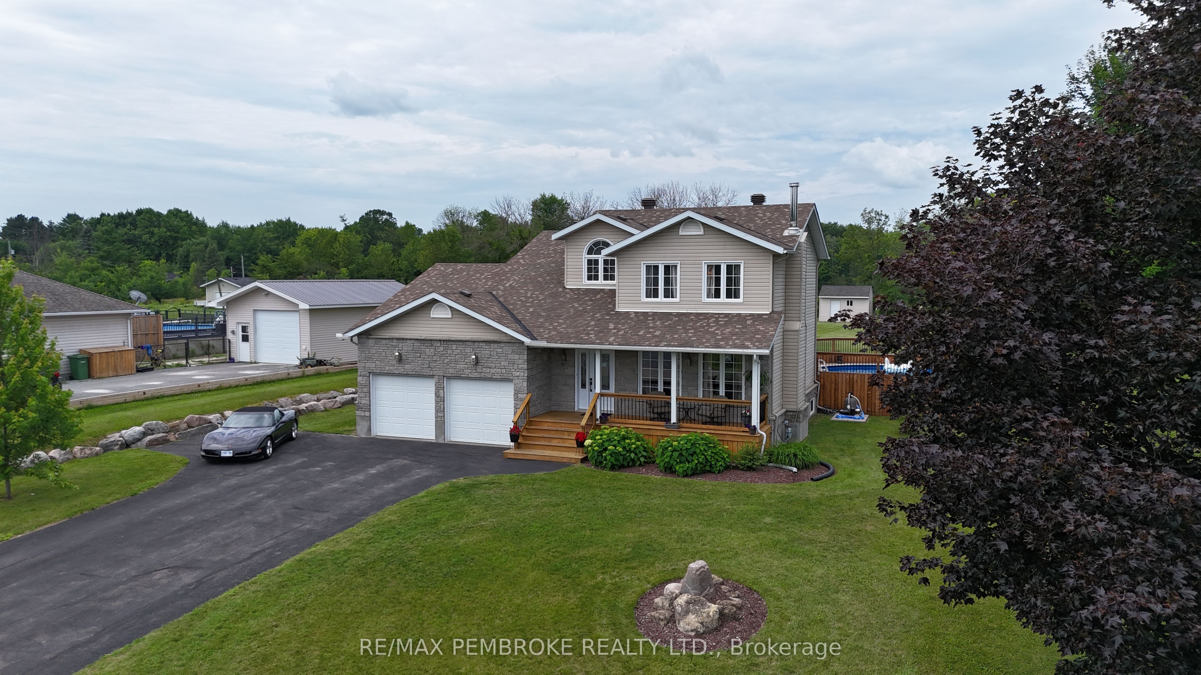 9 Heron Drive, Laurentian Valley, ON K8A 8N8 photo 4