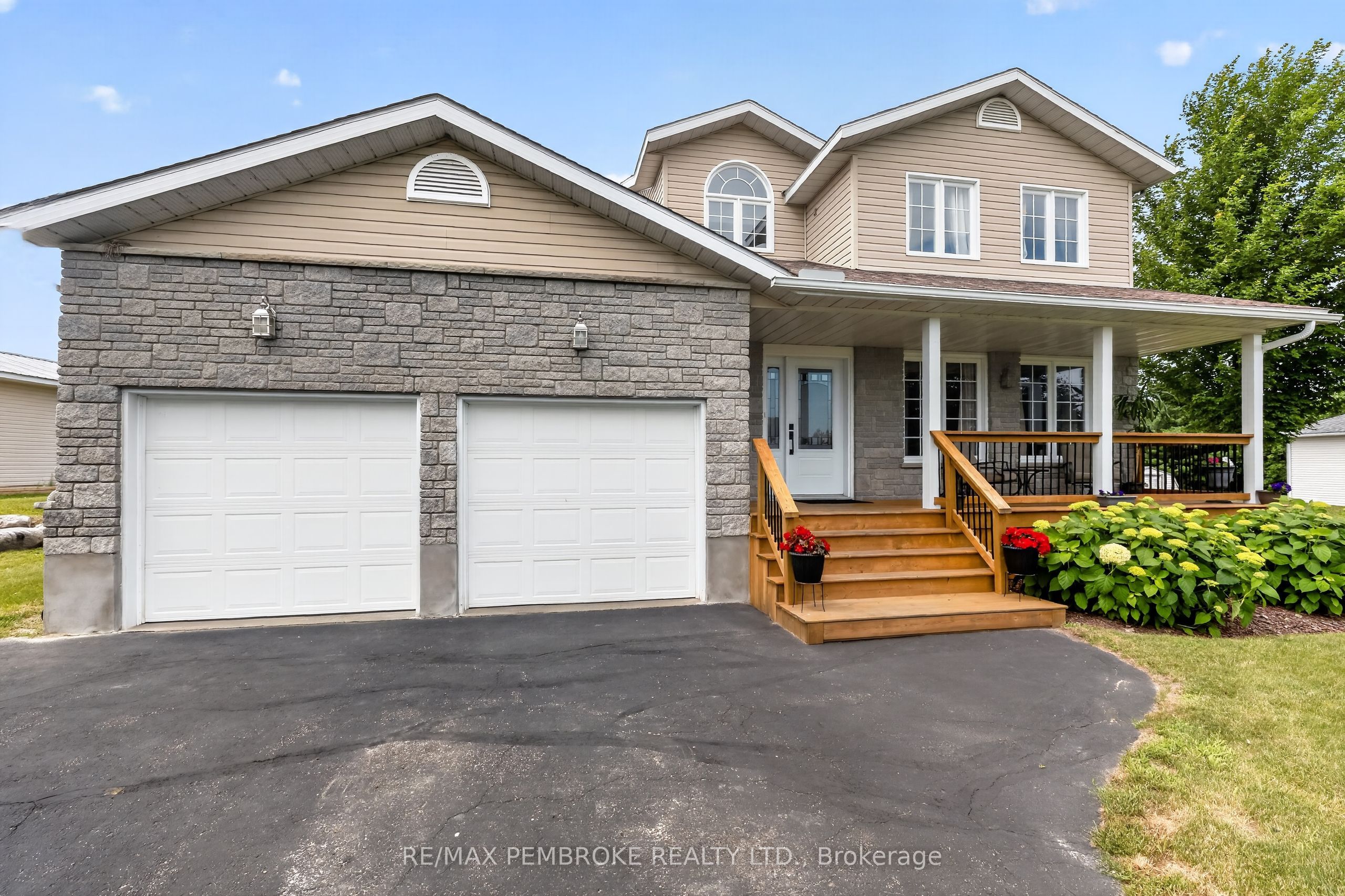 9 Heron Drive, Laurentian Valley, ON K8A 8N8 photo 5