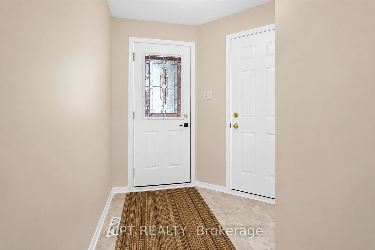 84 Newborough Crescent, Barrhaven, ON K2G 6A9 photo 3