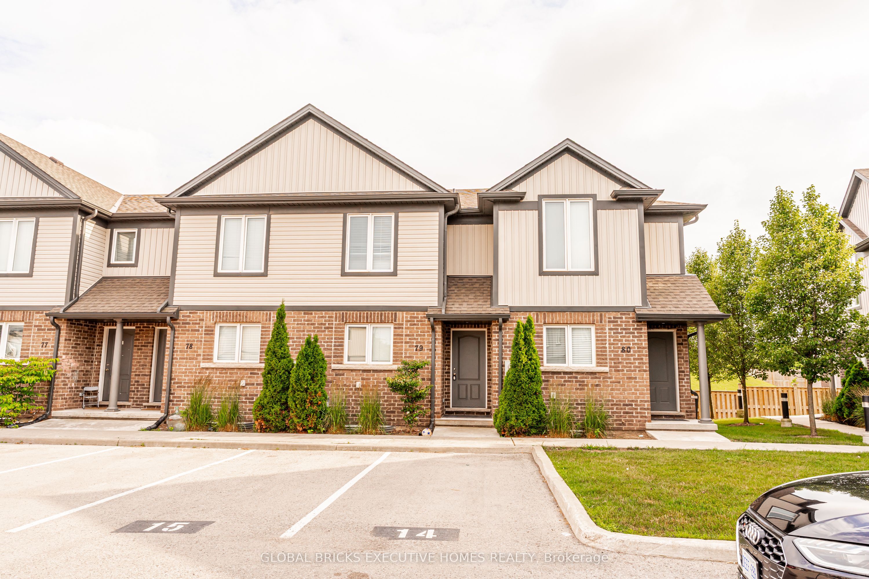 7768 Ascott Circle 79, Niagara Falls, ON L2H 3P9 photo 2