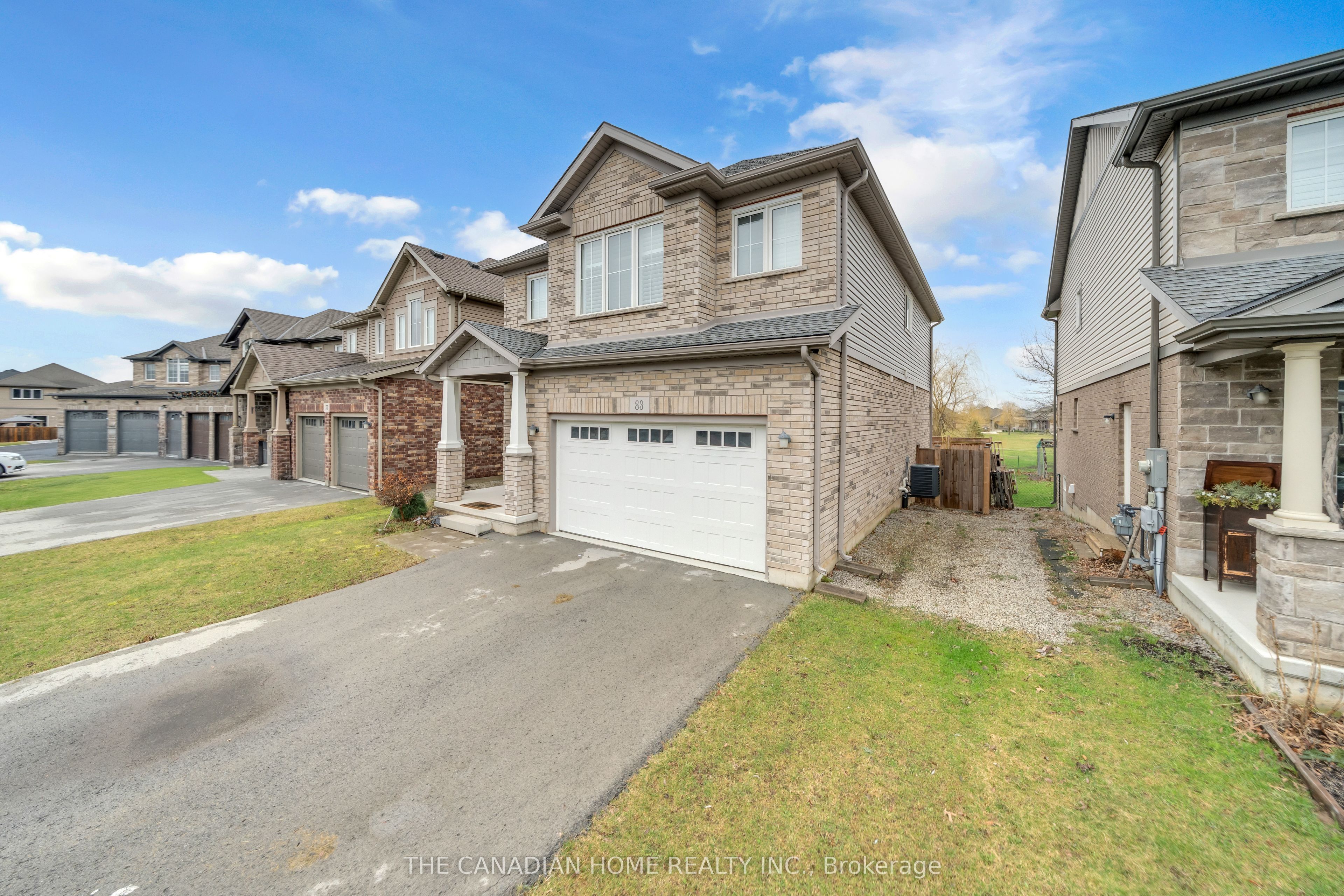 83 Monarch Street, Welland, ON L3C 0E6 photo 2