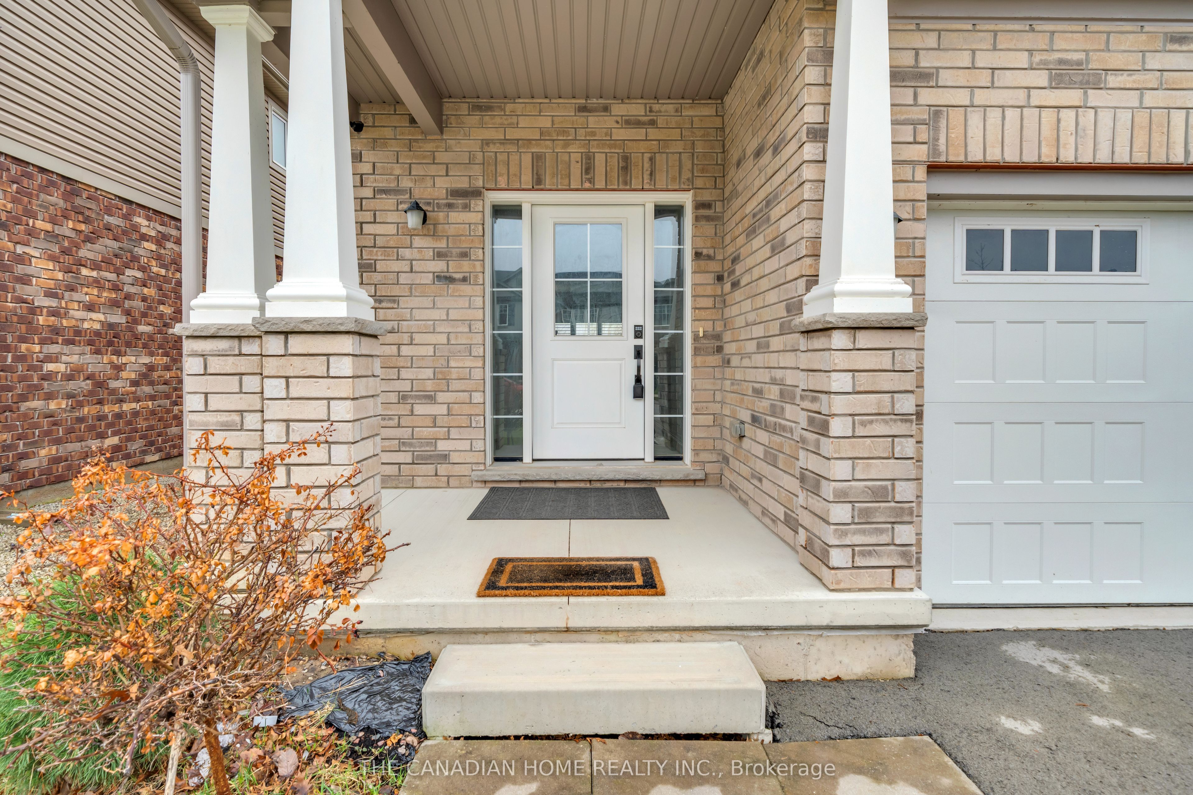 83 Monarch Street, Welland, ON L3C 0E6 photo 4