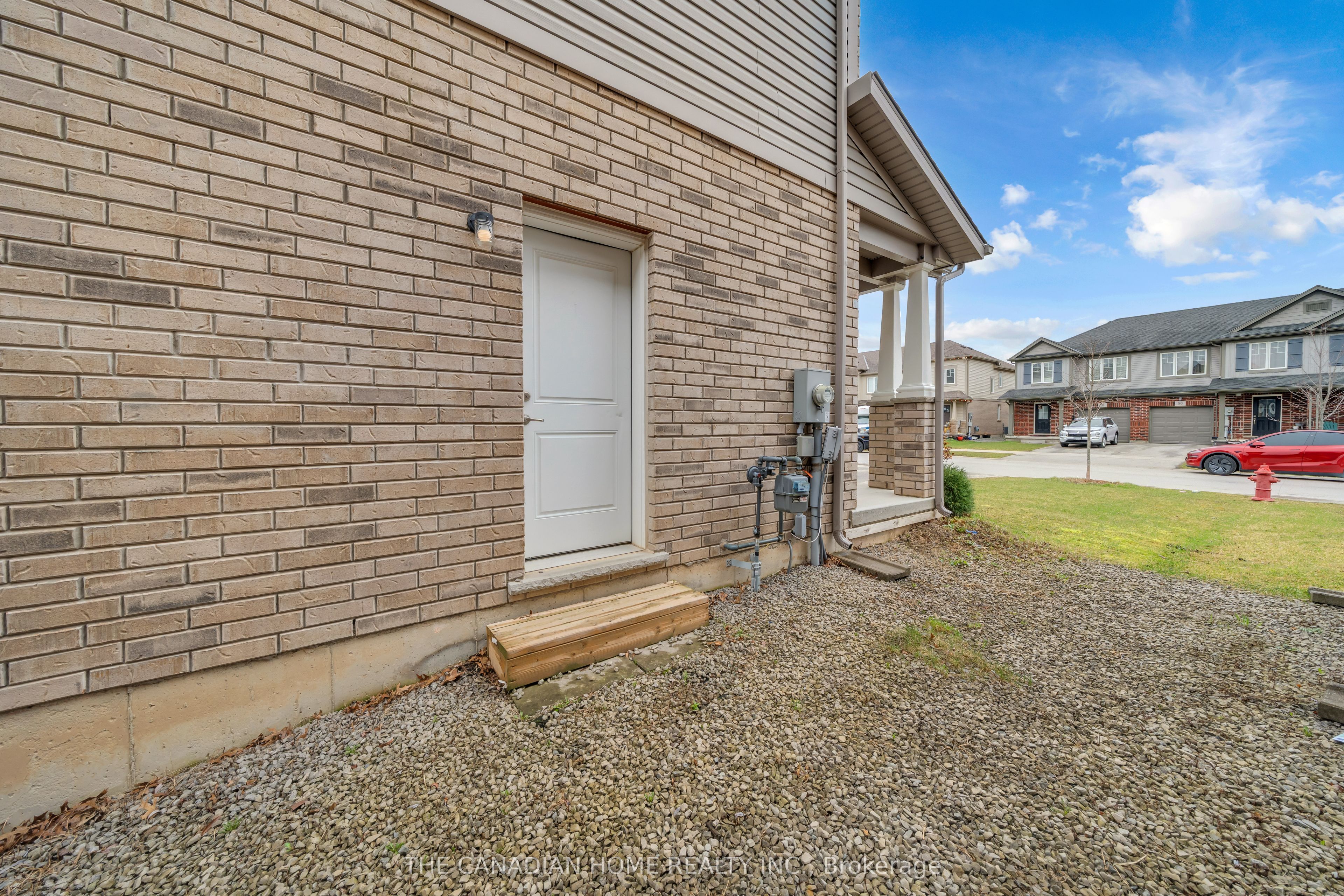83 Monarch Street, Welland, ON L3C 0E6 photo 5