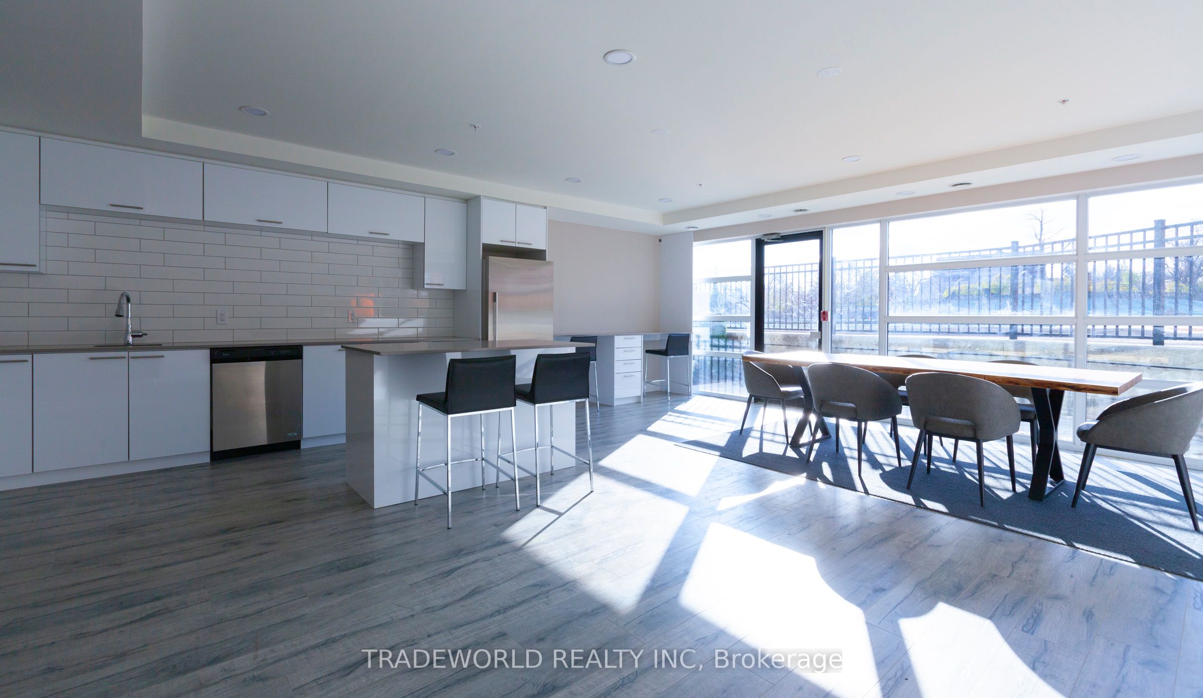 15 Prince Albert Boulevard 619, Kitchener, ON N2H 0C2 photo 4