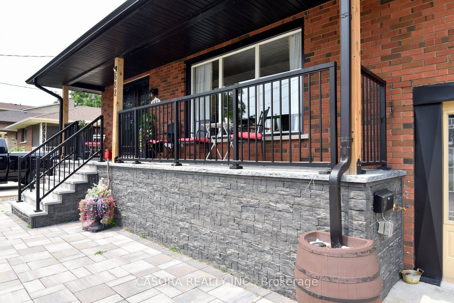 682 Mohawk Road W, Hamilton, ON L9C 1X8 photo 5