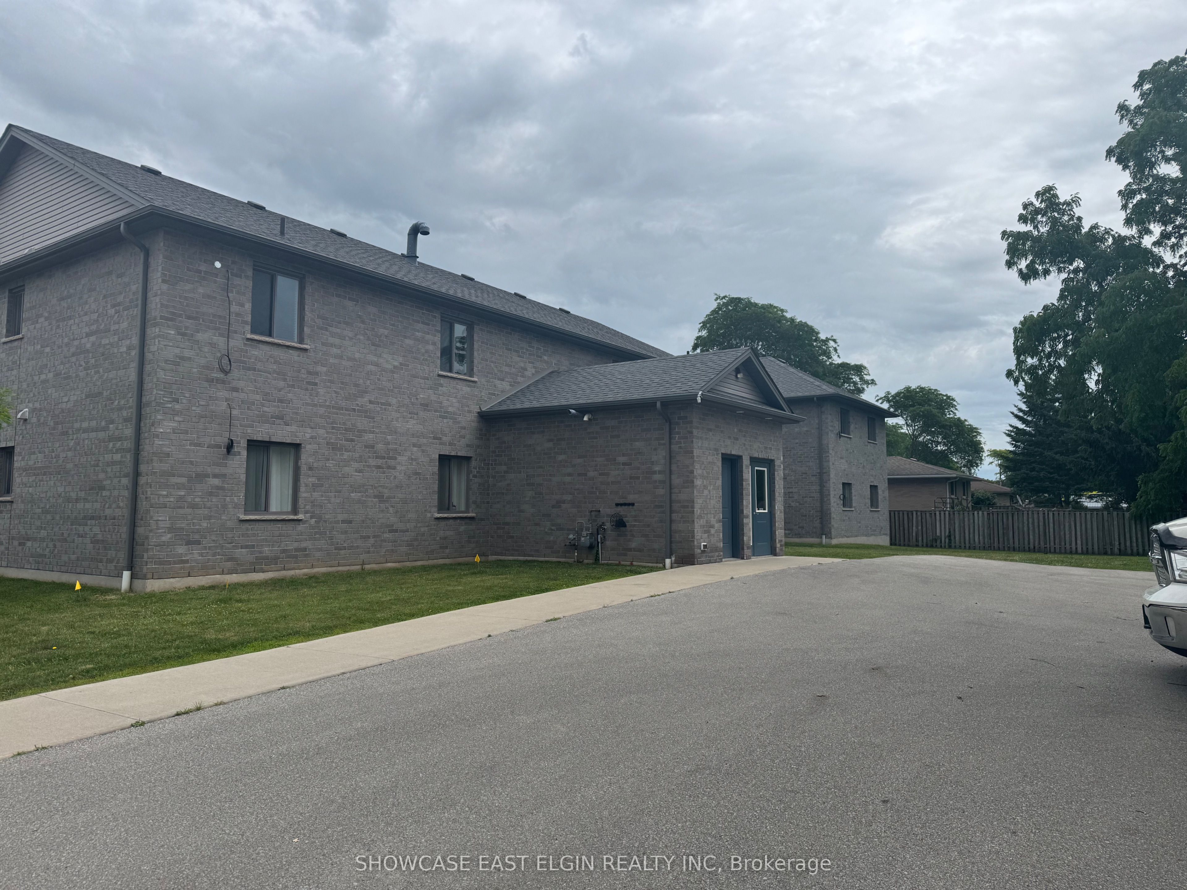 50 South Street E 4, Aylmer, ON N5H 2B6