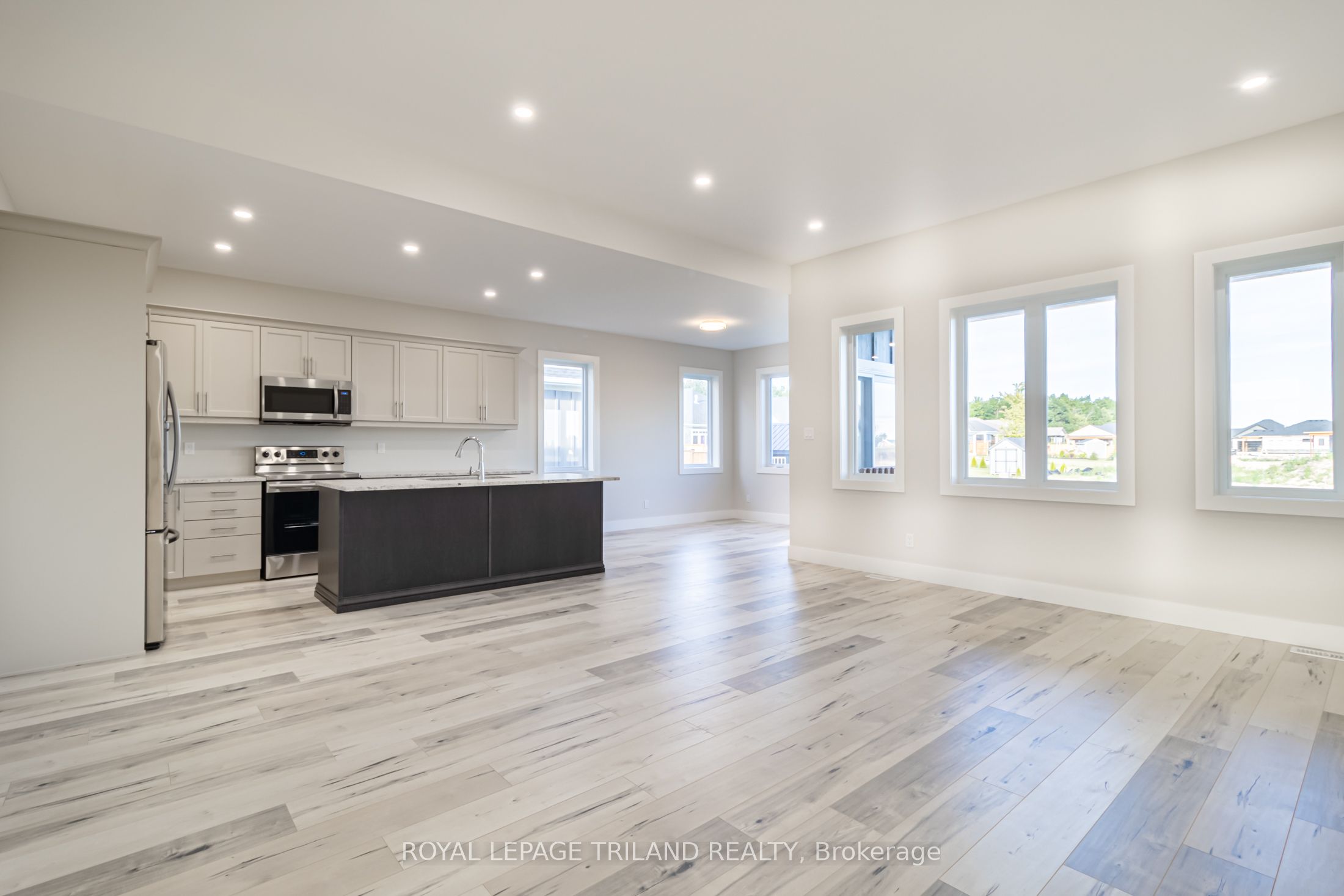 26 Tattersall Lane, Lambton Shores, ON N0M 1T0 photo 3