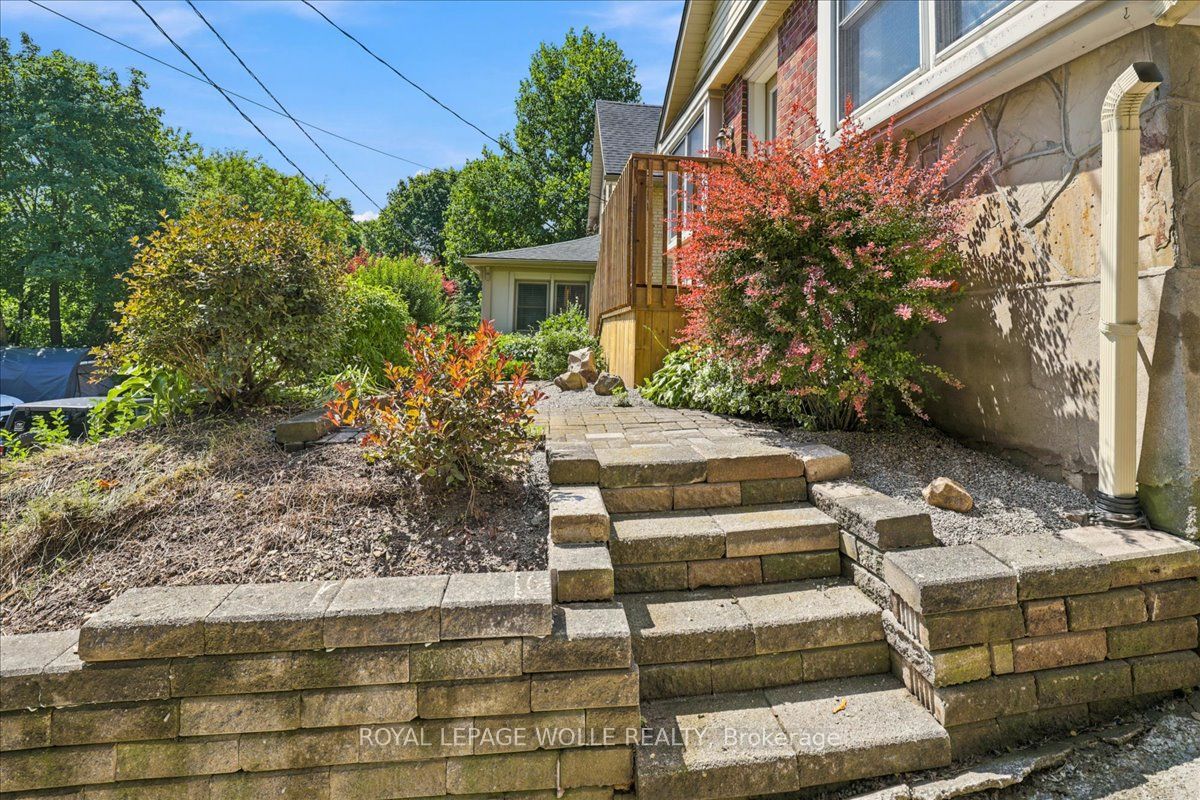 22 Ramore Street, Cambridge, ON N1S 2P8