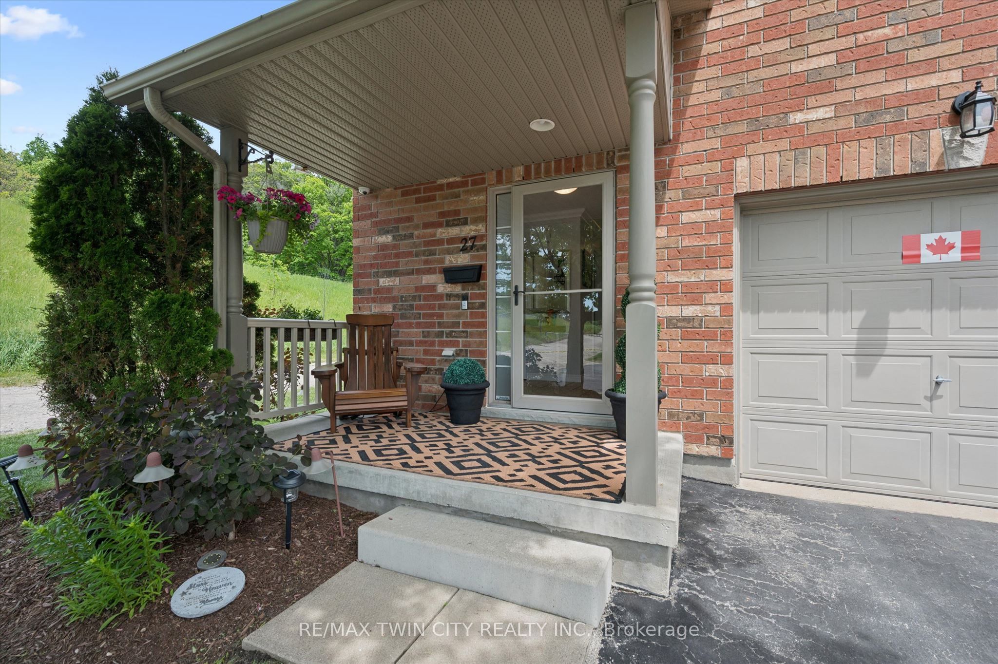 30 Bryan Court 27, Kitchener, ON N2A 4J5 photo 3