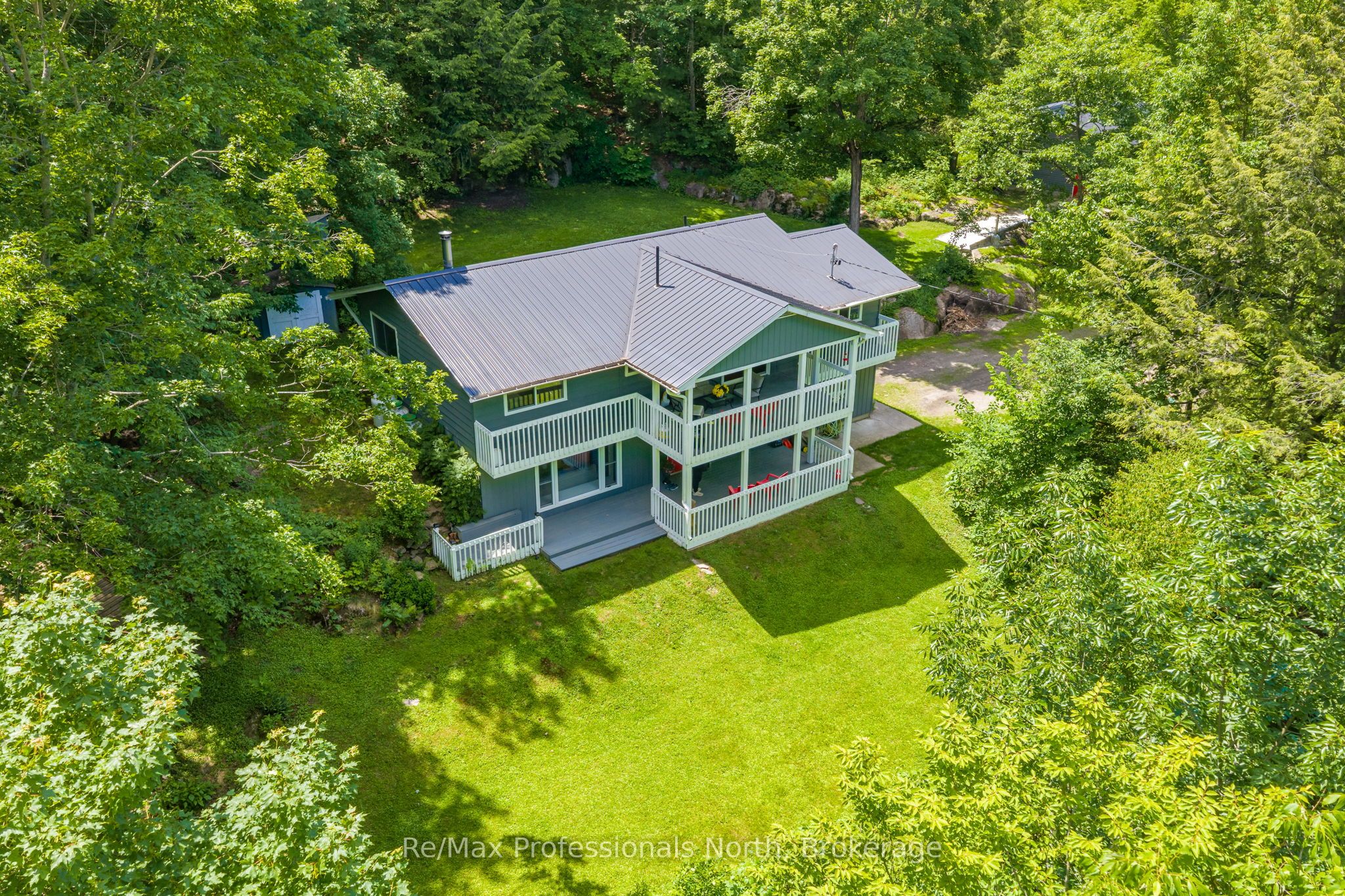 1032 Bradley Road, Muskoka Lakes, ON P1P 1R2 photo 2