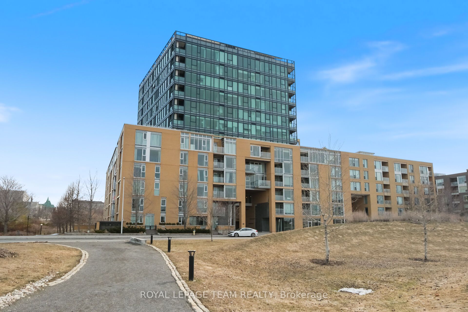 200 Lett Street 1004, West Centre Town, ON K1R 0A7