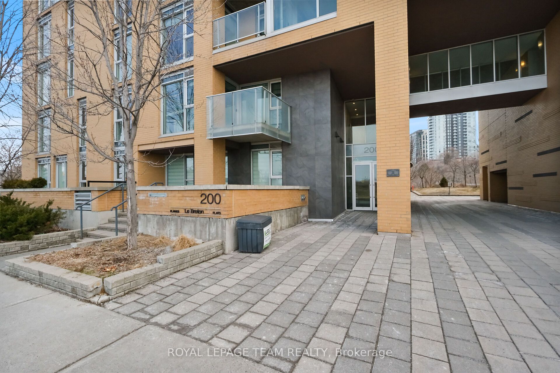 200 Lett Street 1004, West Centre Town, ON K1R 0A7 photo 2