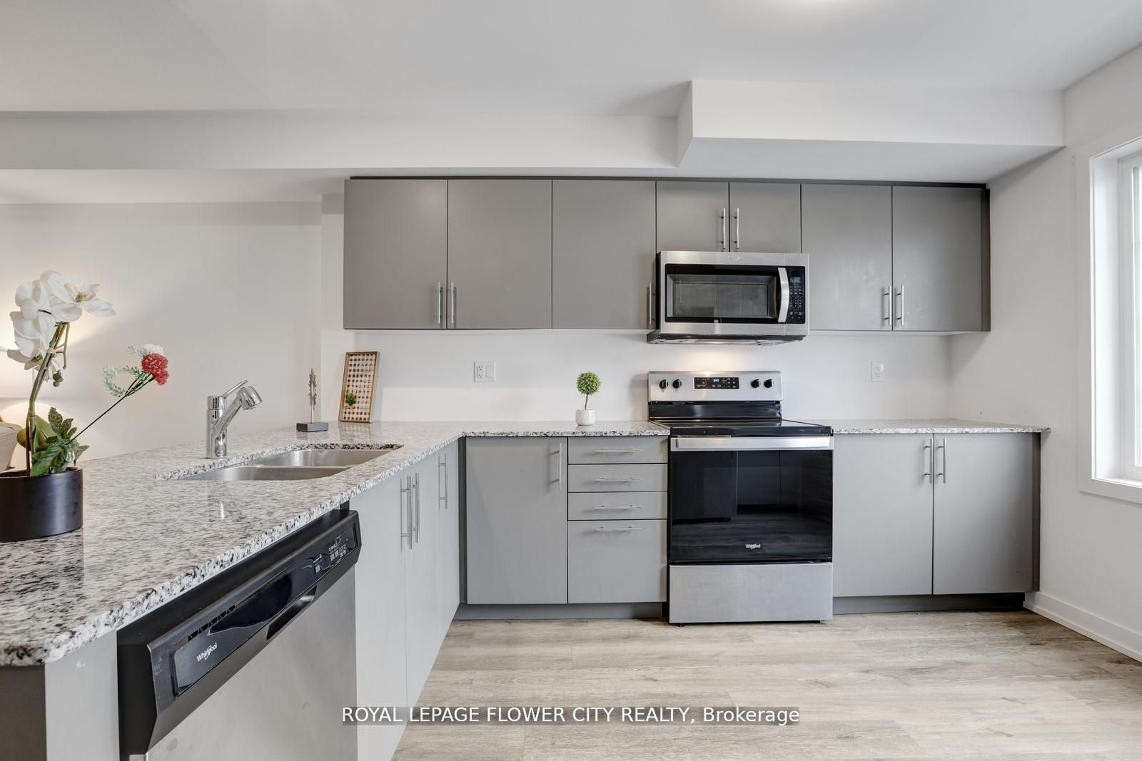 205 West Oak Trail 16, Kitchener, ON N2R 0R9 photo 5